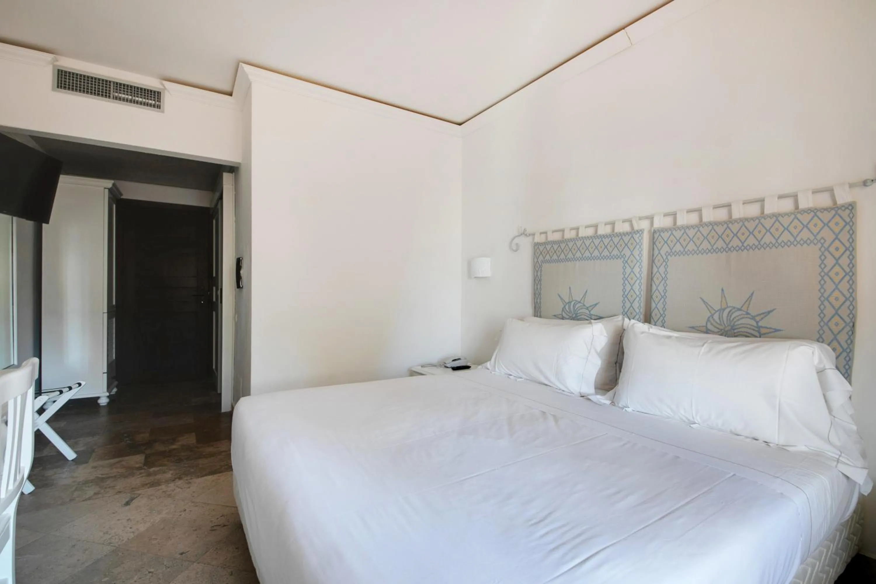 Bed in Phi Hotel Sighientu