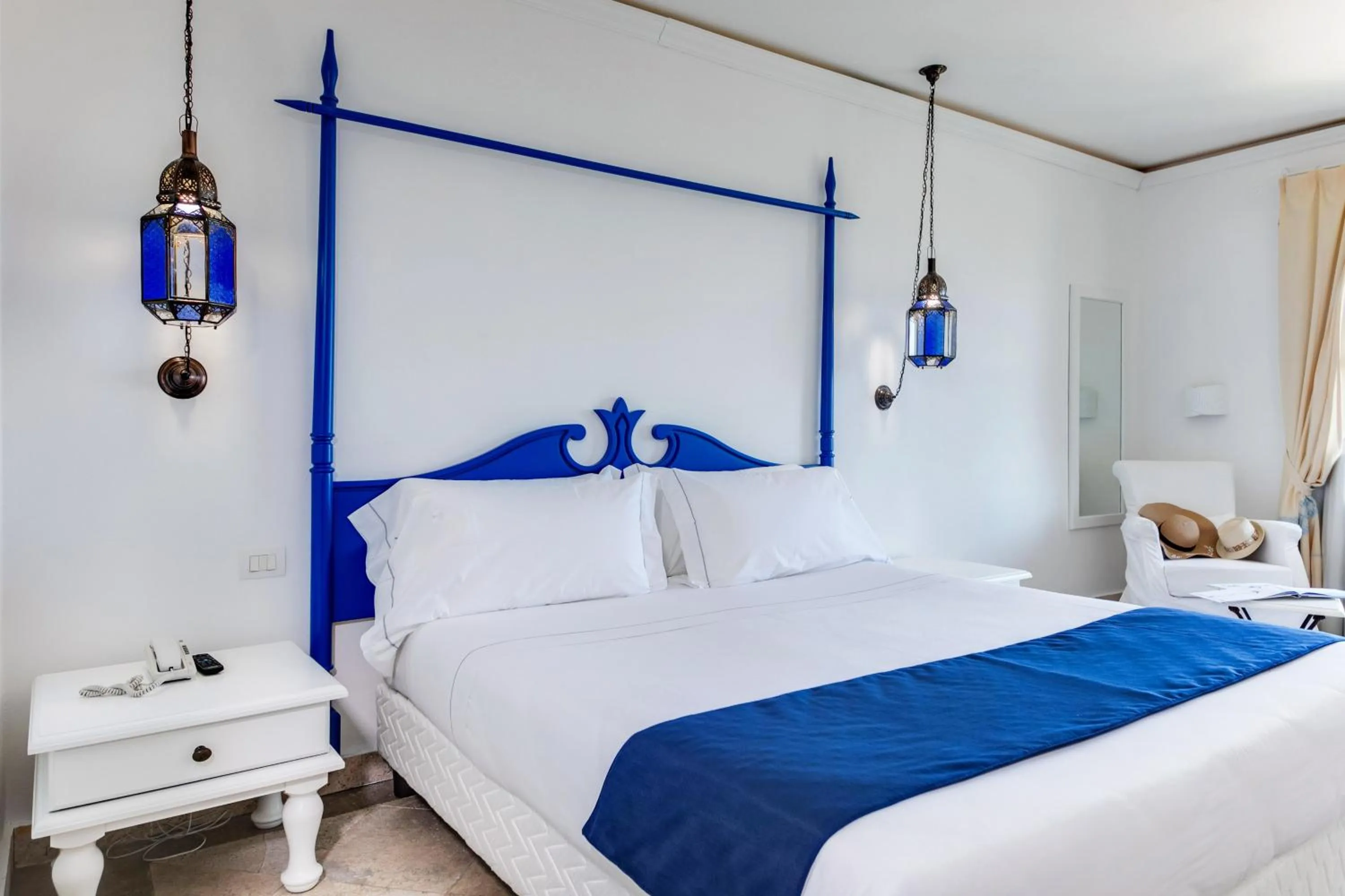 Photo of the whole room, Bed in Phi Hotel Sighientu