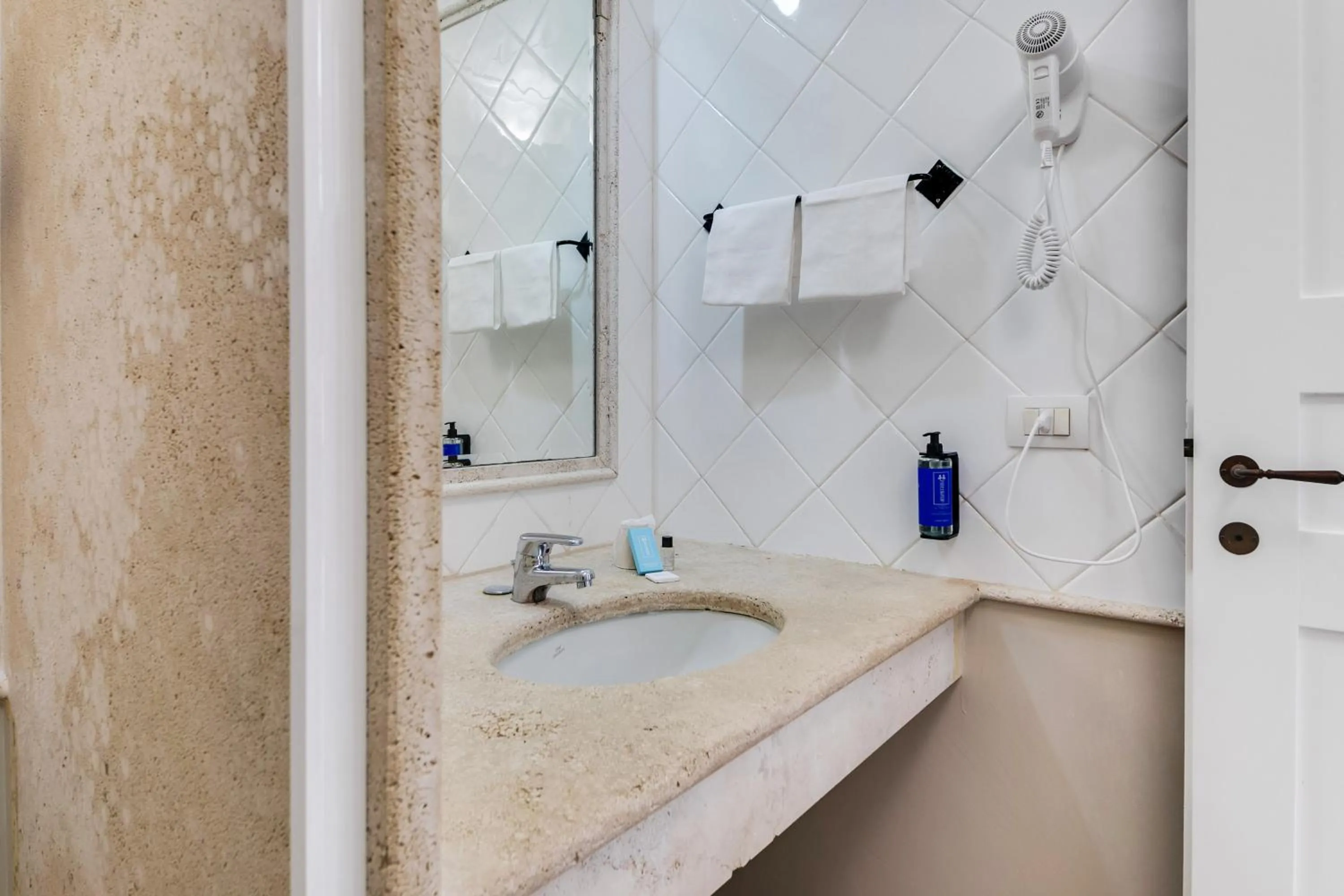 Bathroom in Phi Hotel Sighientu