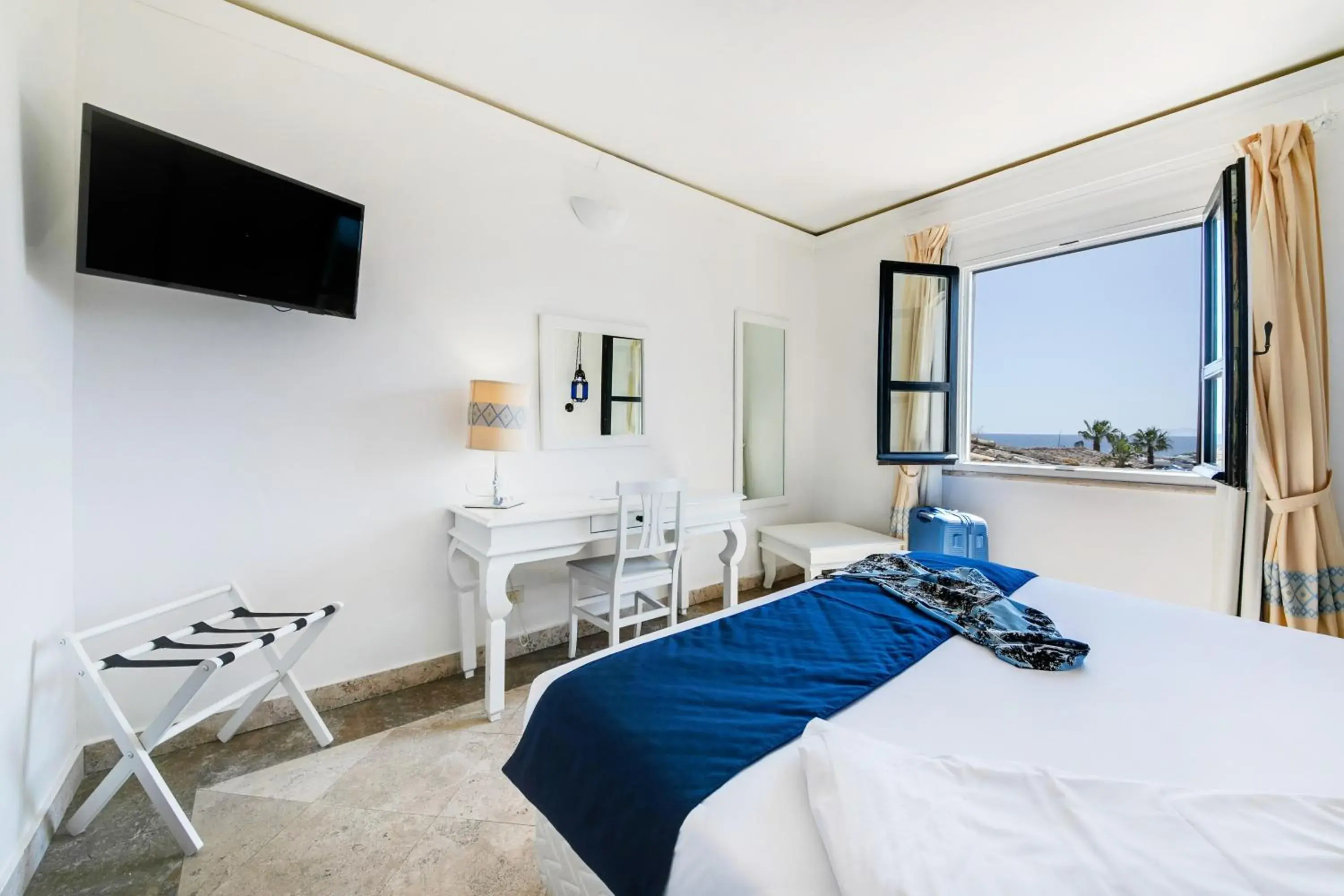 Double or Twin Room with Sea View in Phi Hotel Sighientu Double or Twin Room with Sea View in Phi Hotel Sighientu