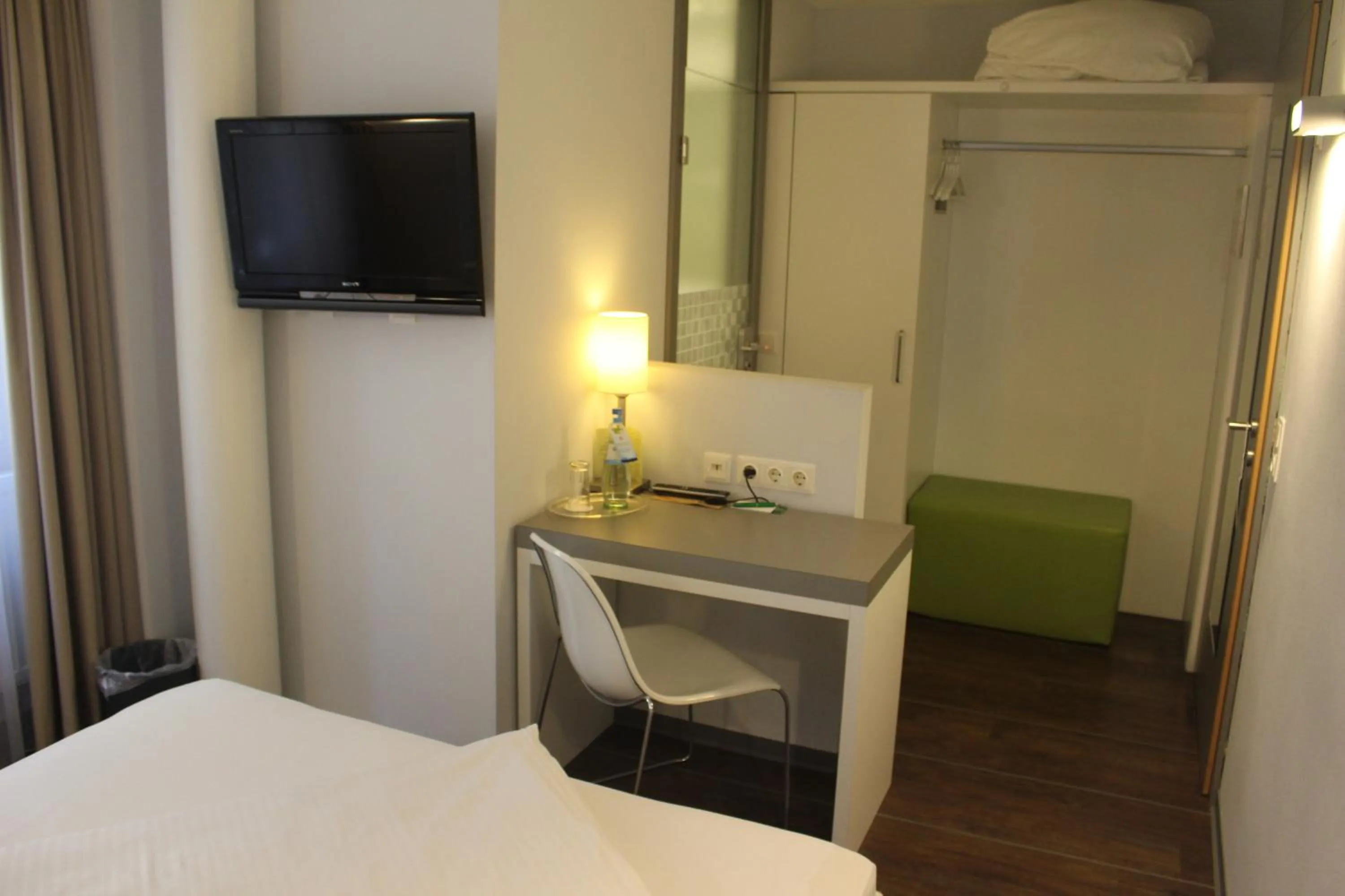 Bedroom, Bed in Altstadt Hotel Baunachshof