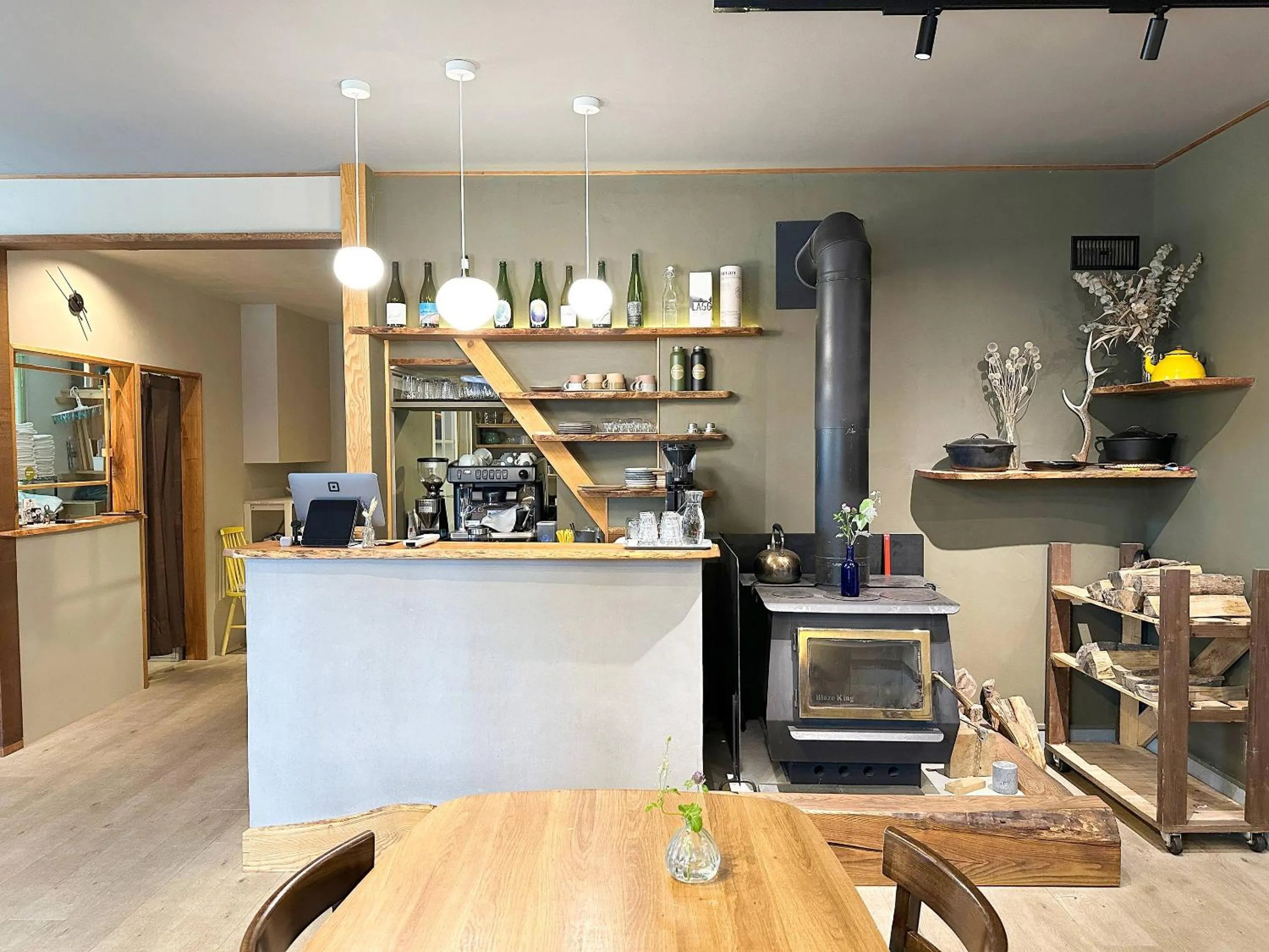 Lounge or bar in RONENAI BASE