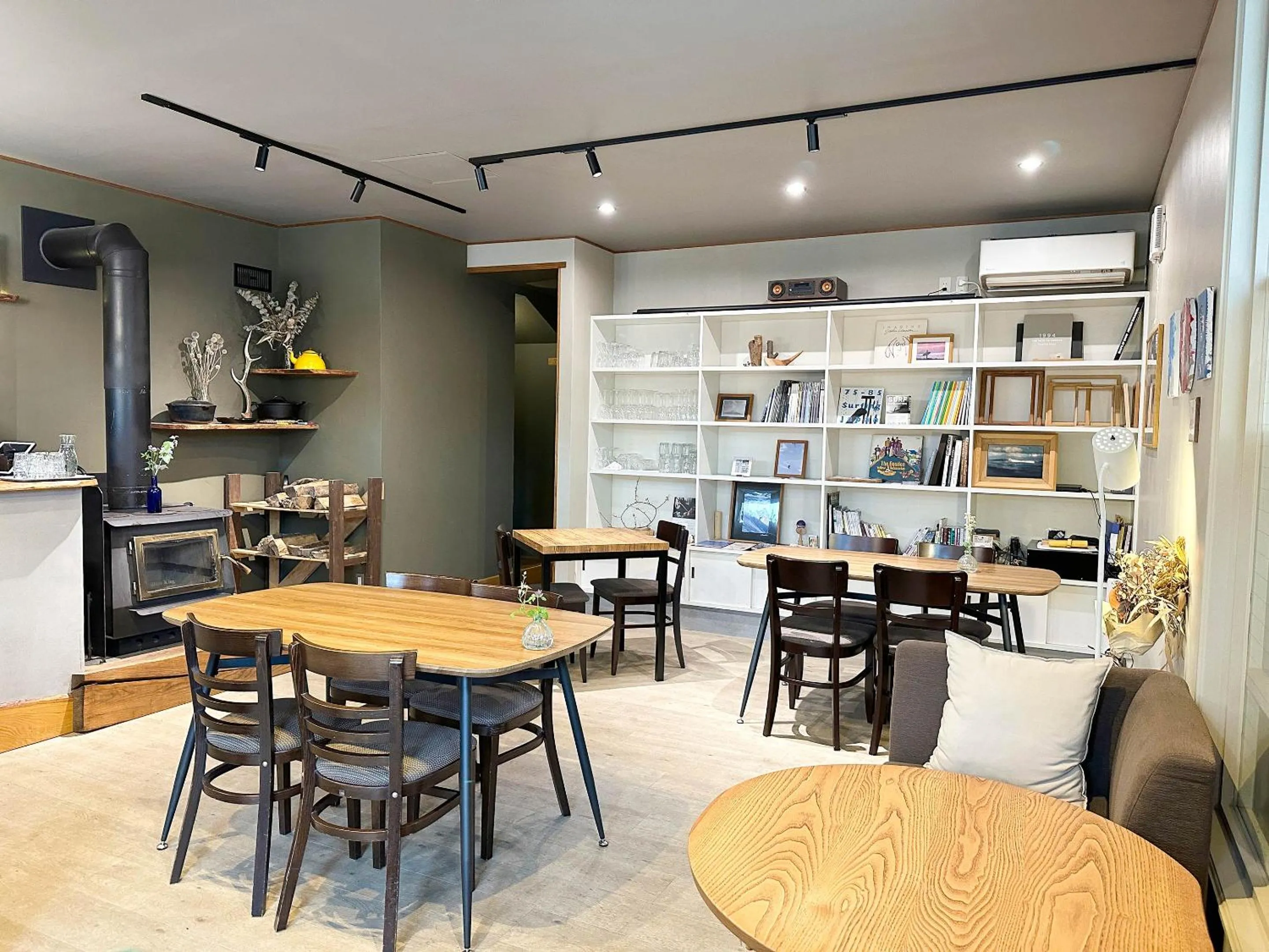 Lounge or bar in RONENAI BASE