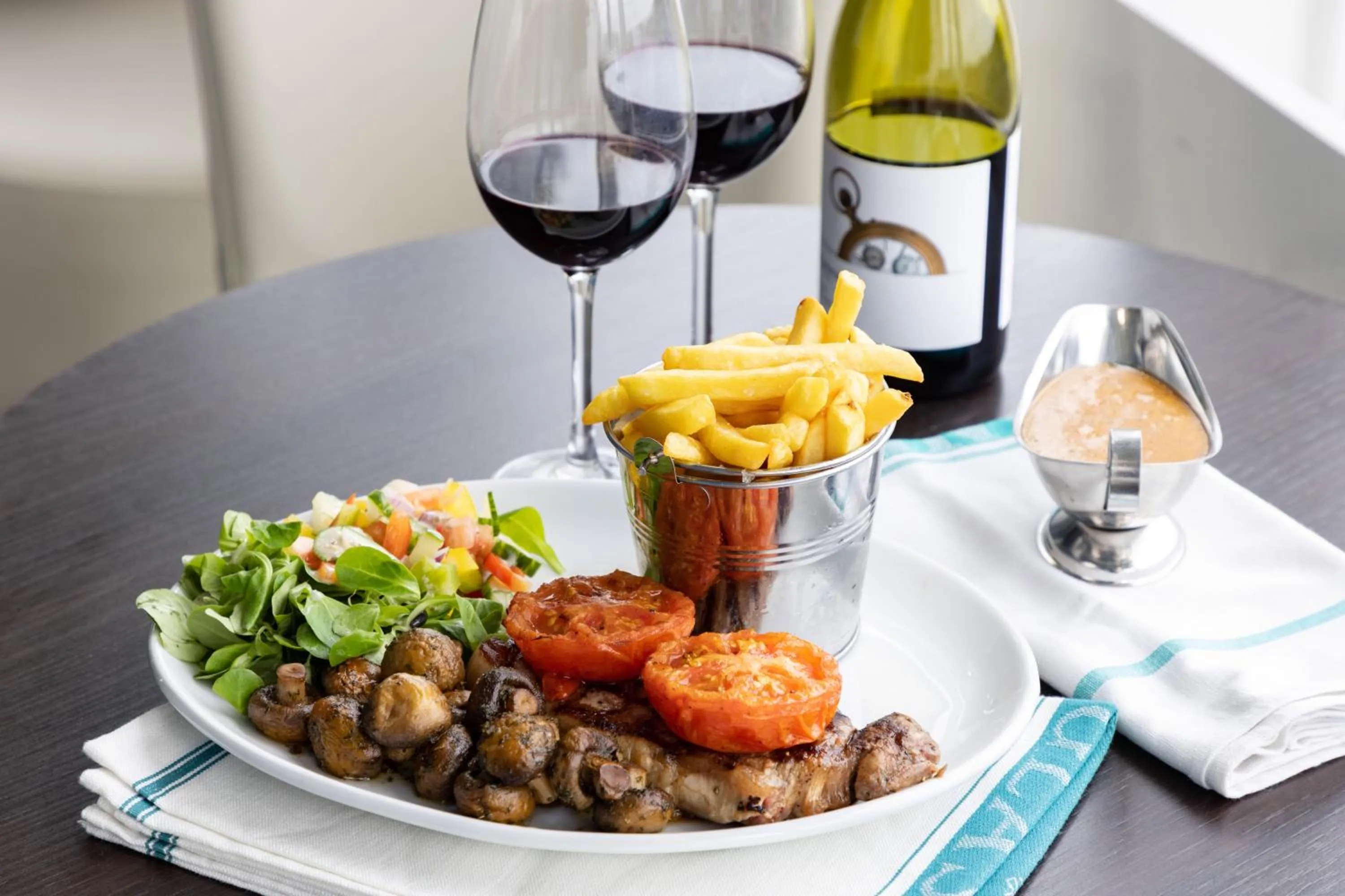 Food and drinks in The Burlington Hotel