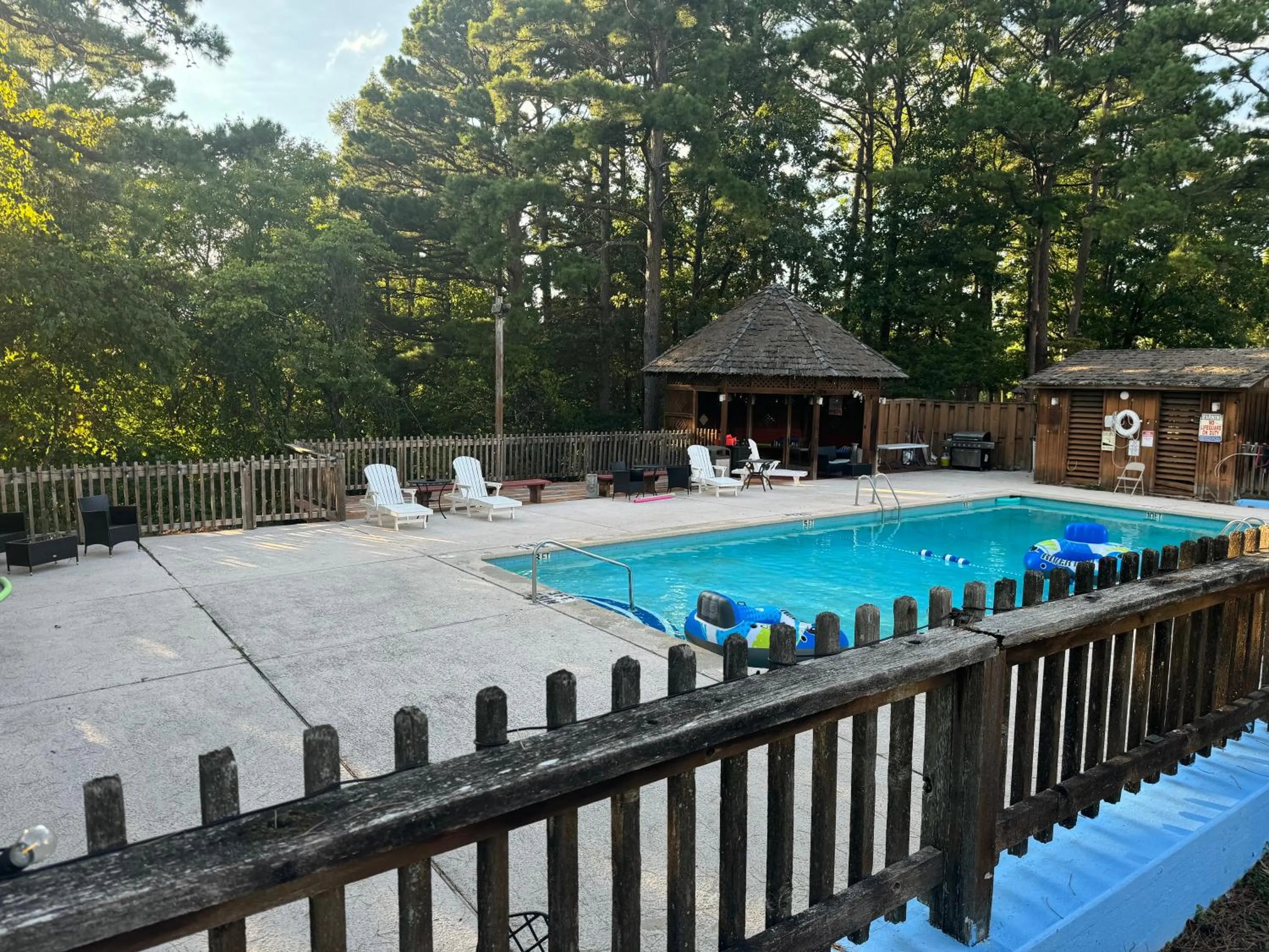 Swimming pool in Eureka Springs Heritage Motel