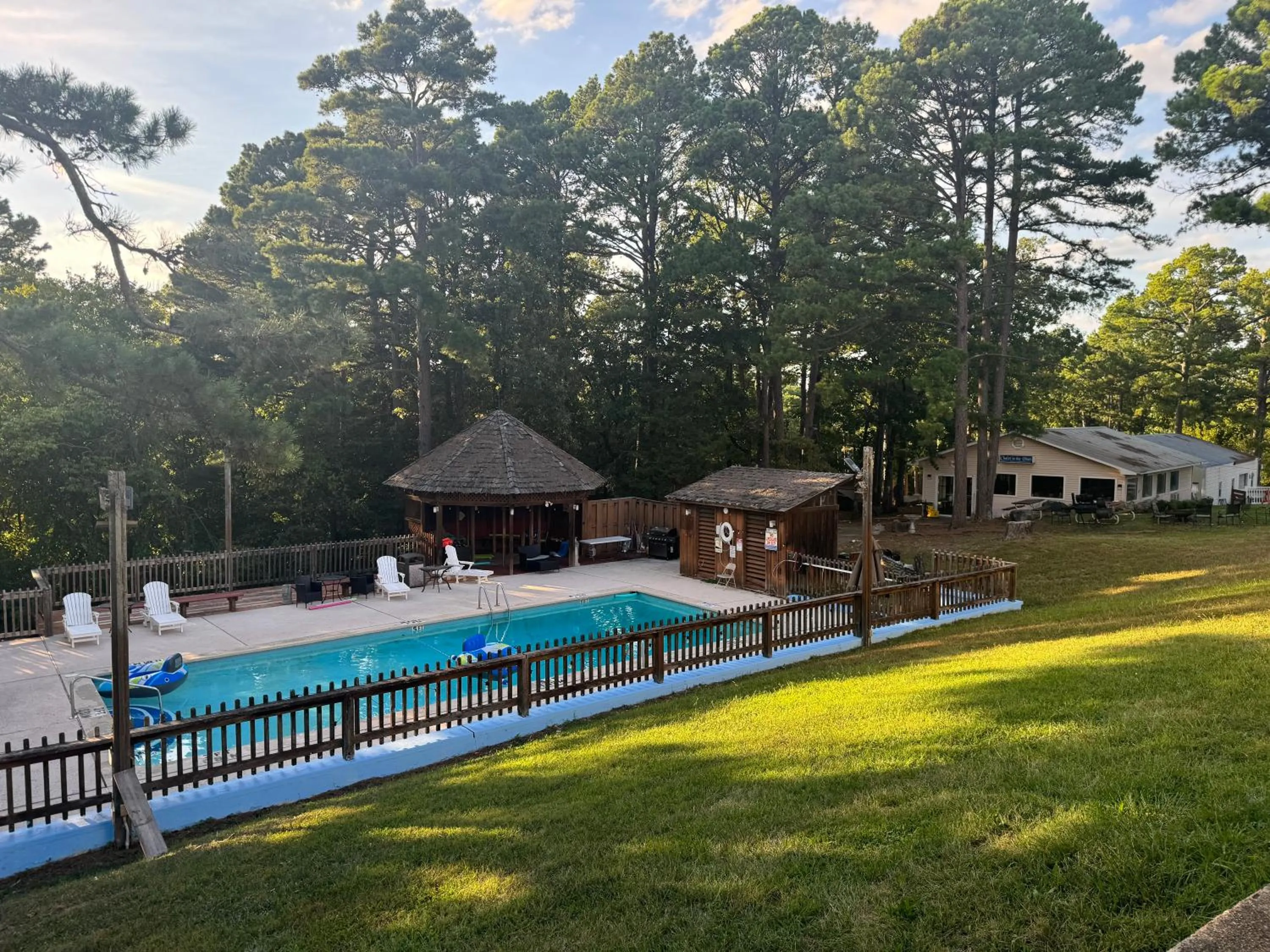 Pool view in Eureka Springs Heritage Motel