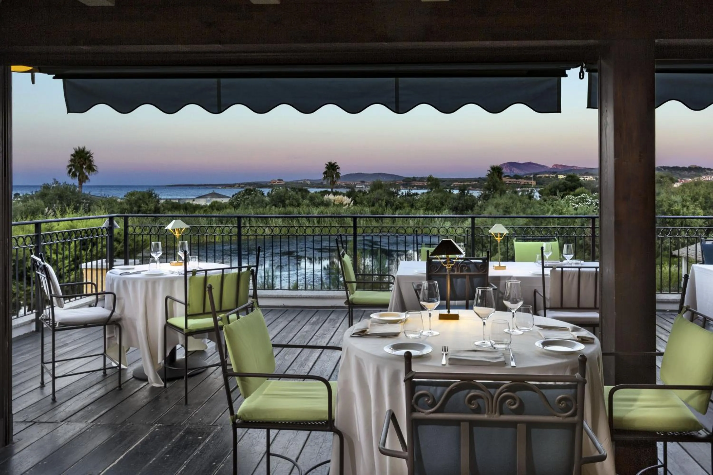 Restaurant/places to eat in Hotel Abi d'Oru