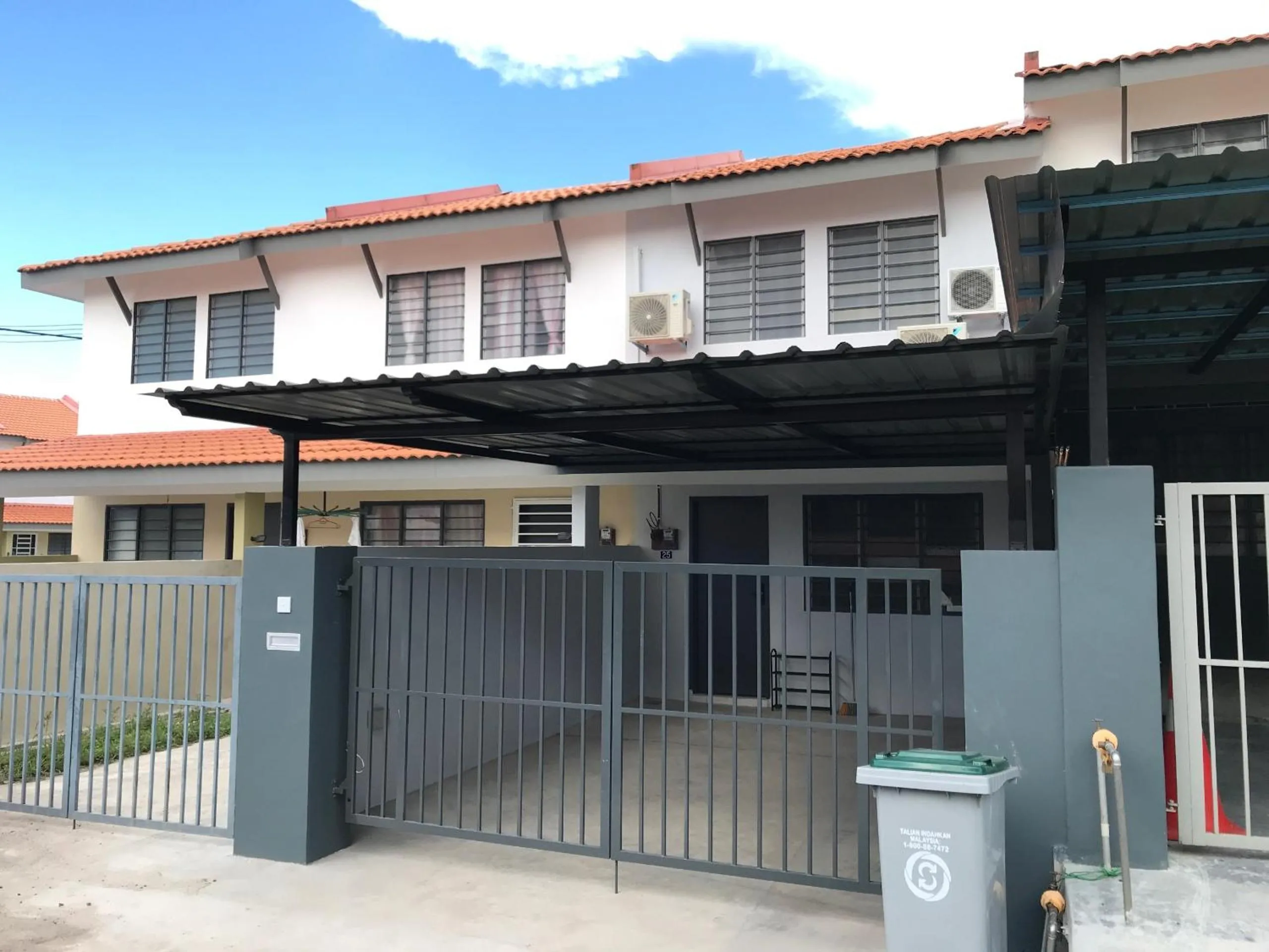 Facade/entrance in OYO 90493 JL Homestay