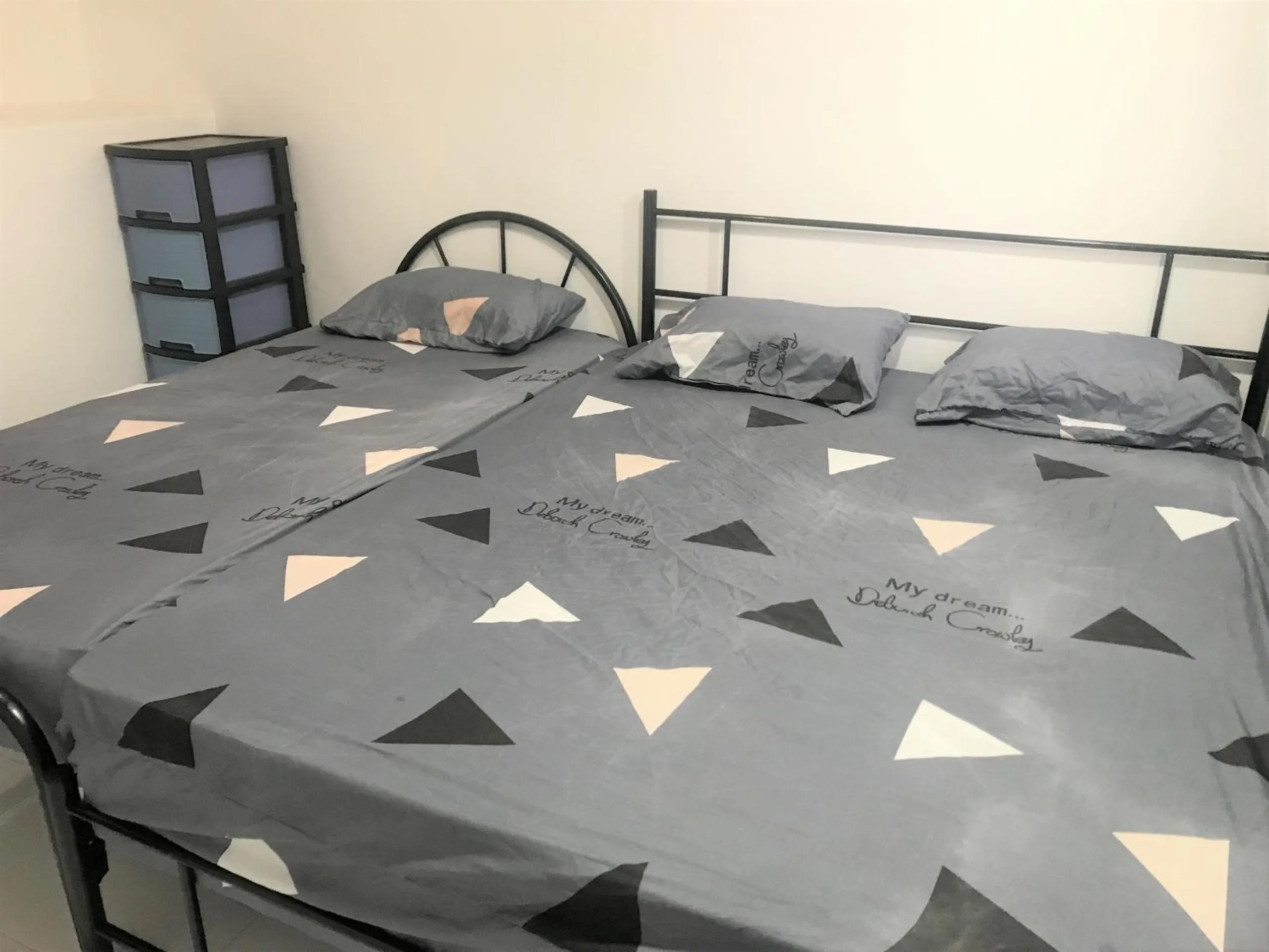 Bedroom in OYO 90493 JL Homestay