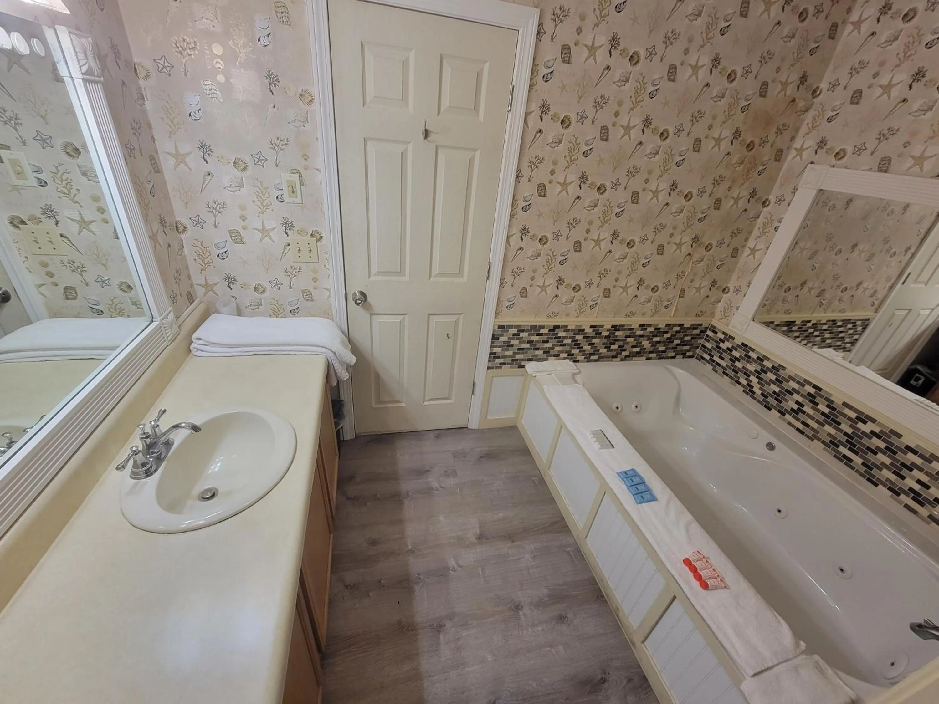 Hot Tub in Ships Inn