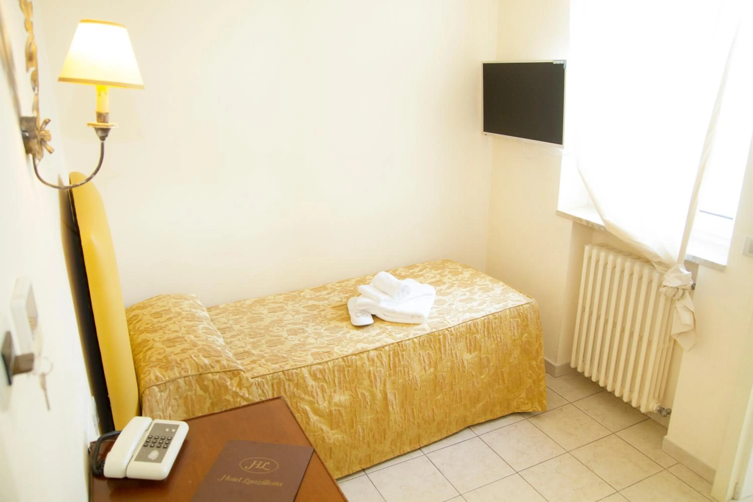 Bed in Hotel Lanzillotta