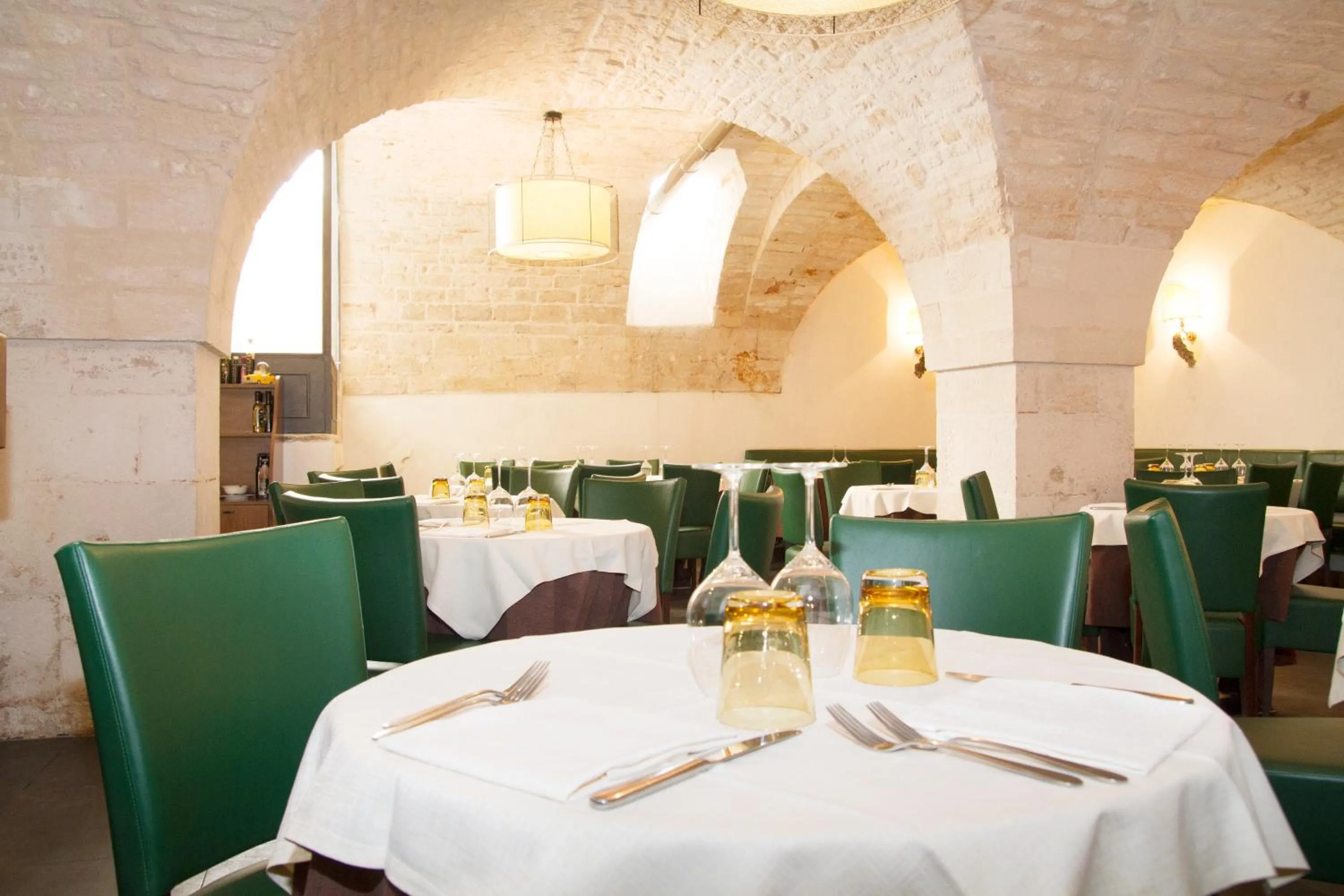 Restaurant/places to eat in Hotel Lanzillotta