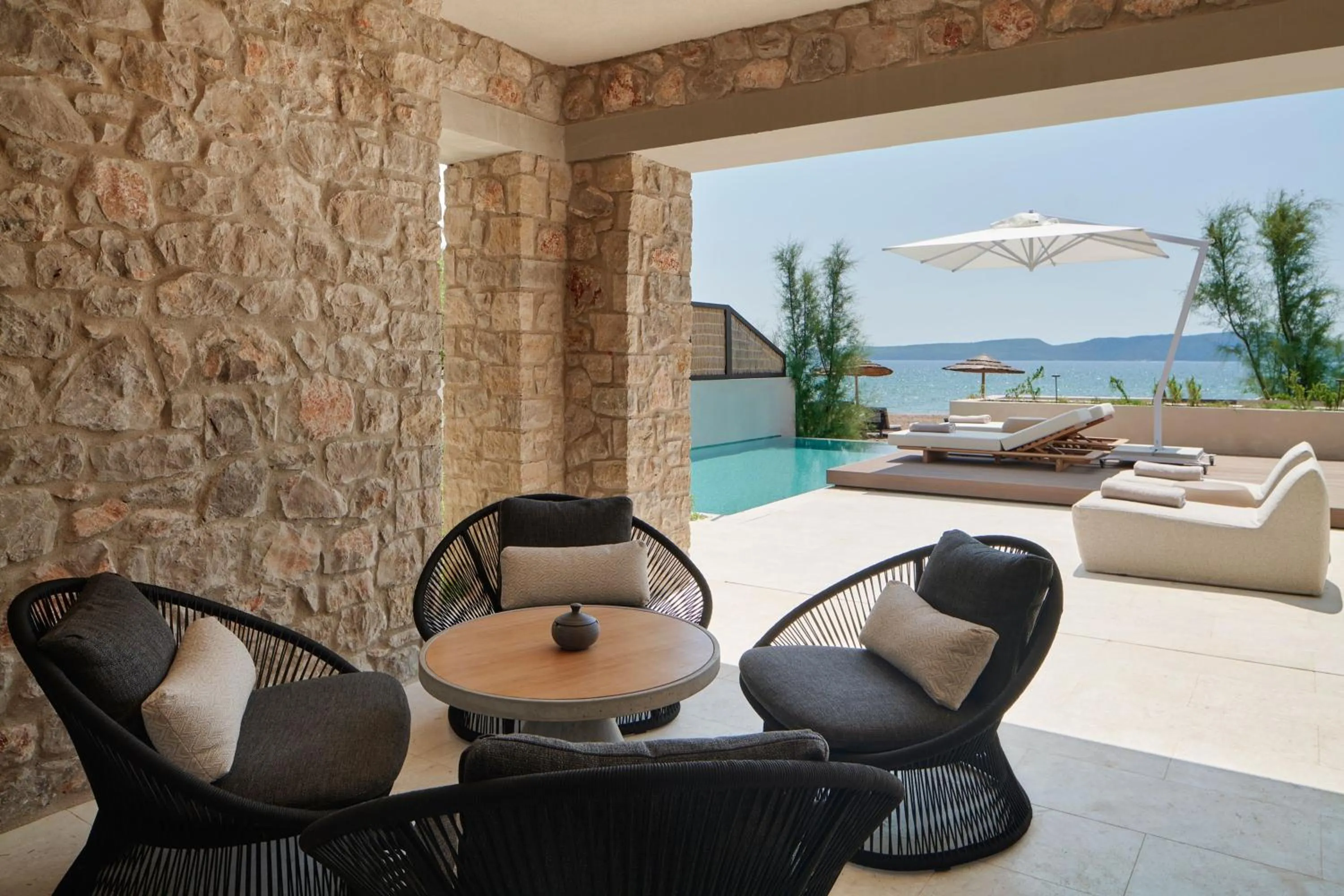 Beach in W Costa Navarino