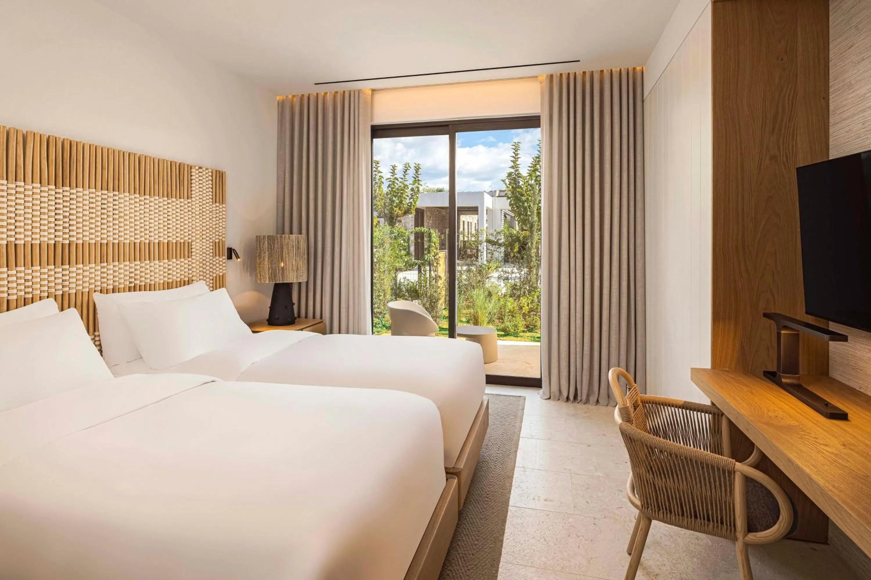 Beach, Bed in W Costa Navarino