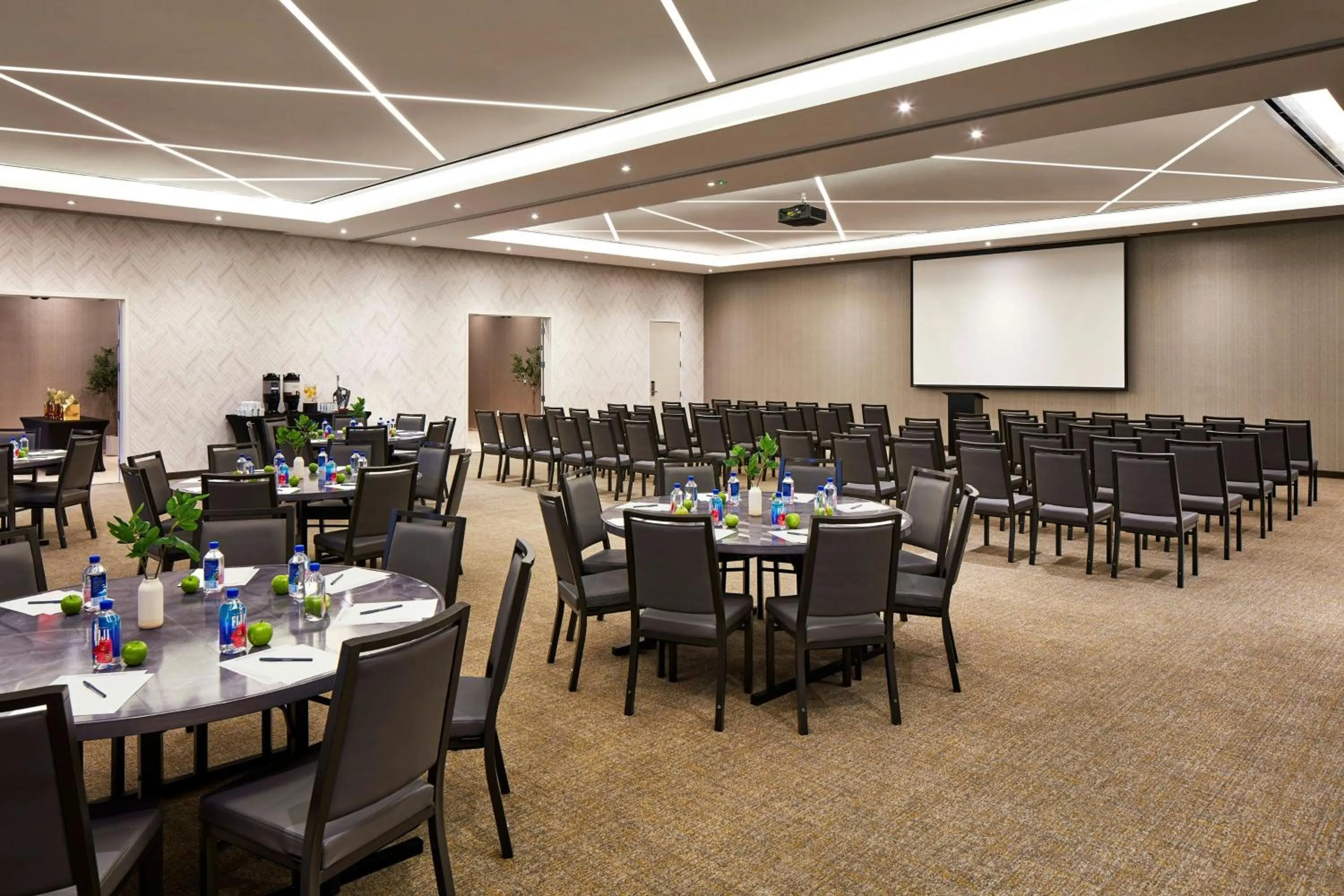 Meeting/conference room in SpringHill Suites by Marriott Los Angeles Downey