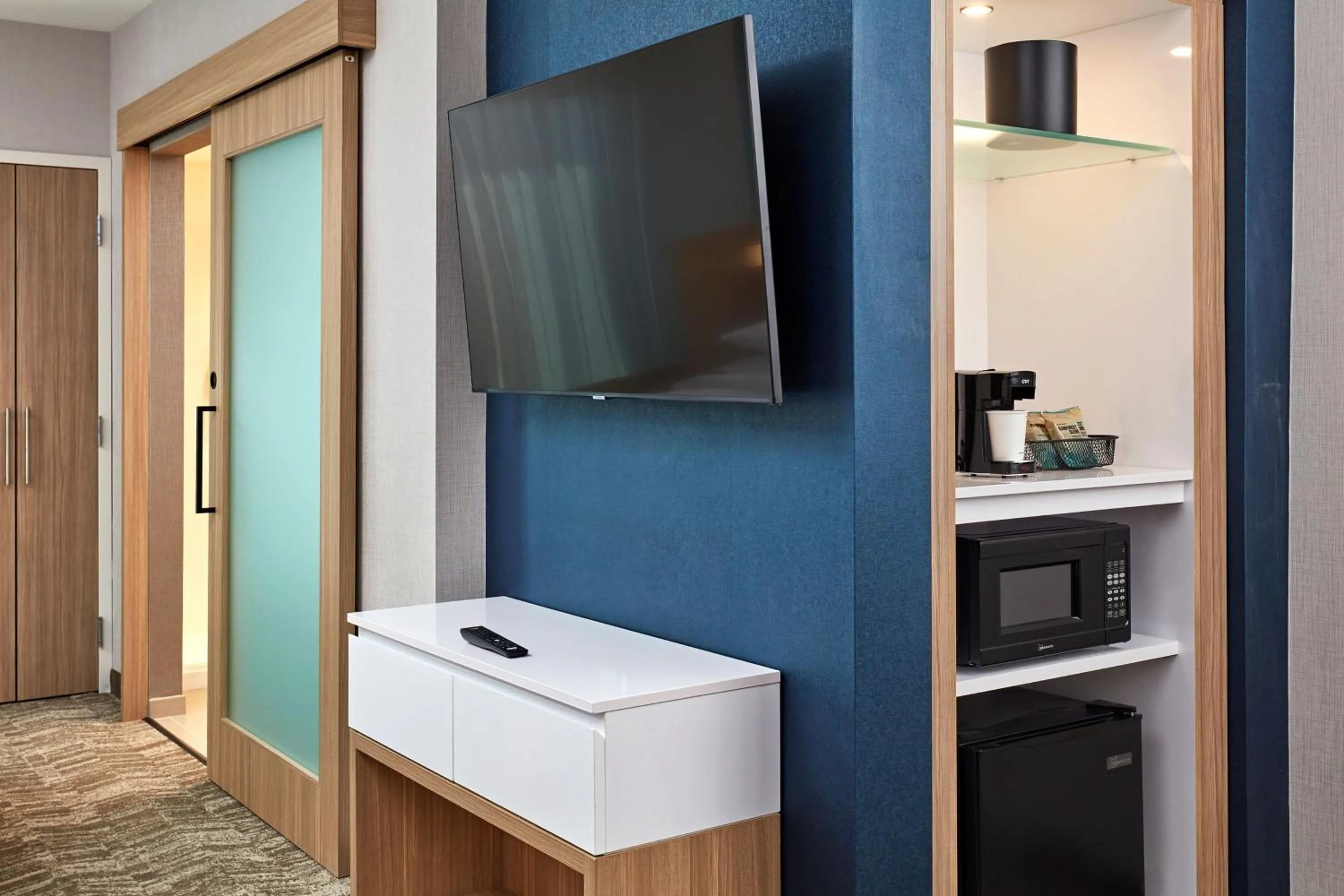 Photo of the whole room in SpringHill Suites by Marriott Los Angeles Downey