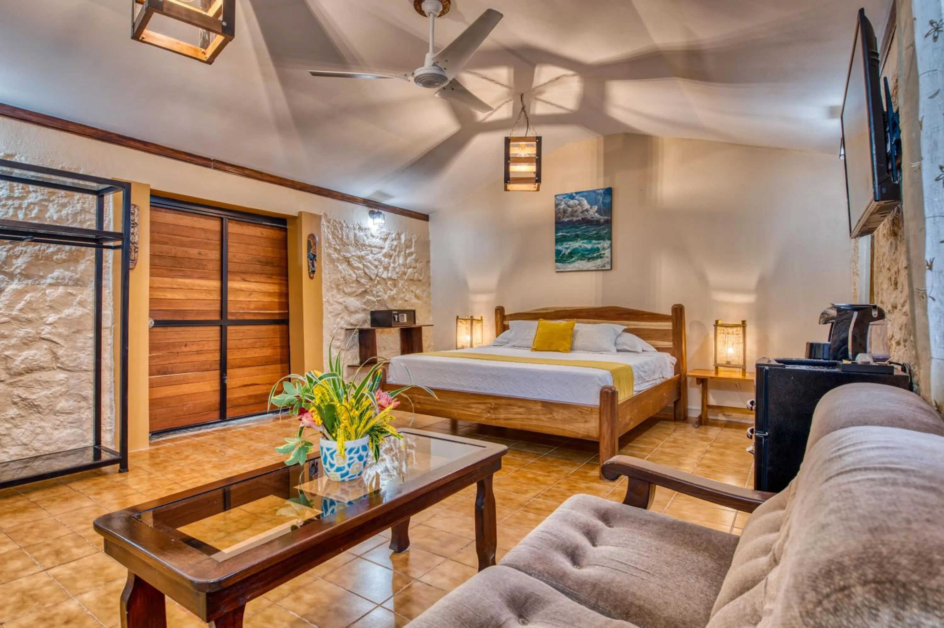 Bed in Atlantida Lodge Cahuita