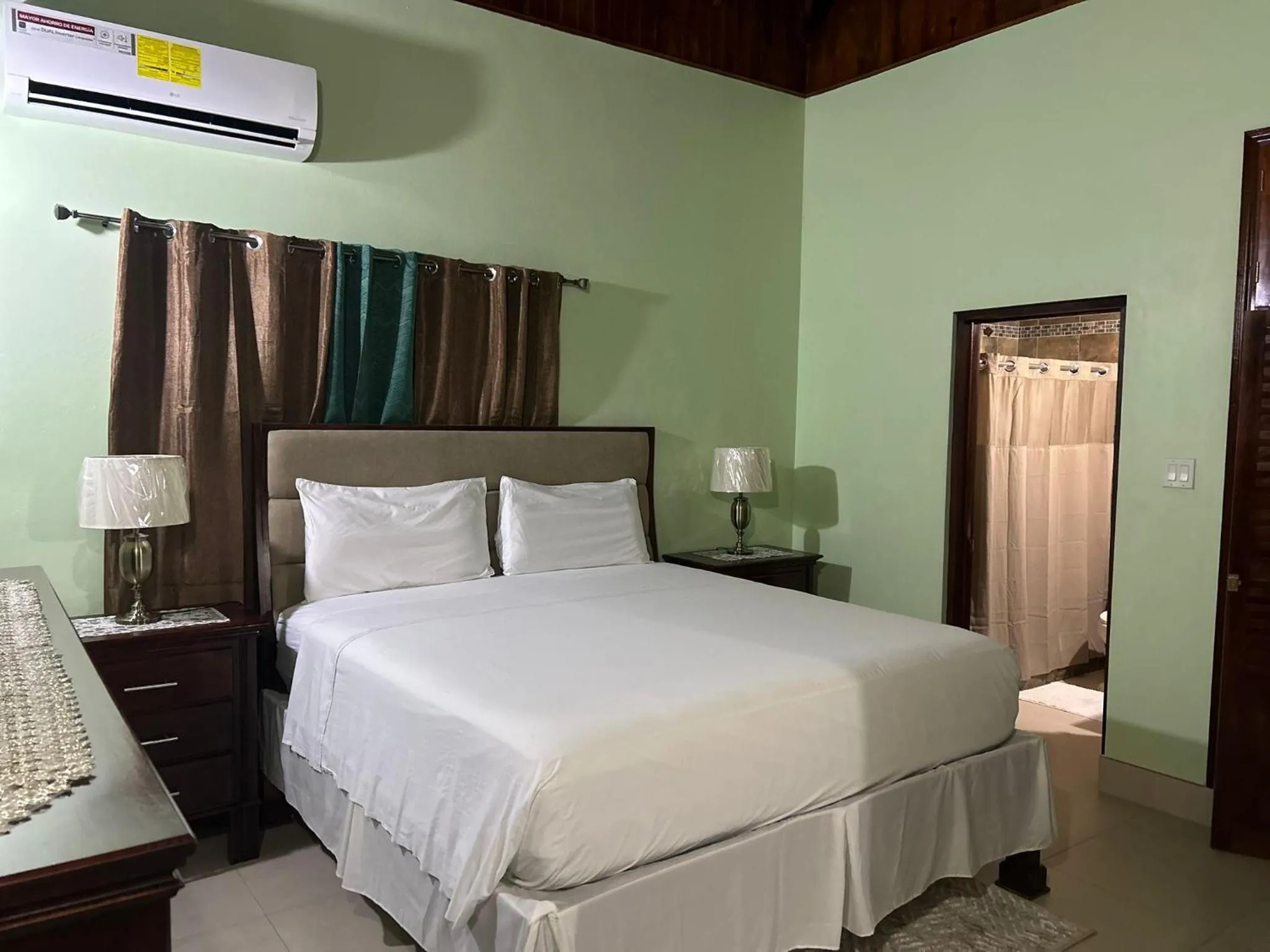 Bed in White House by White River