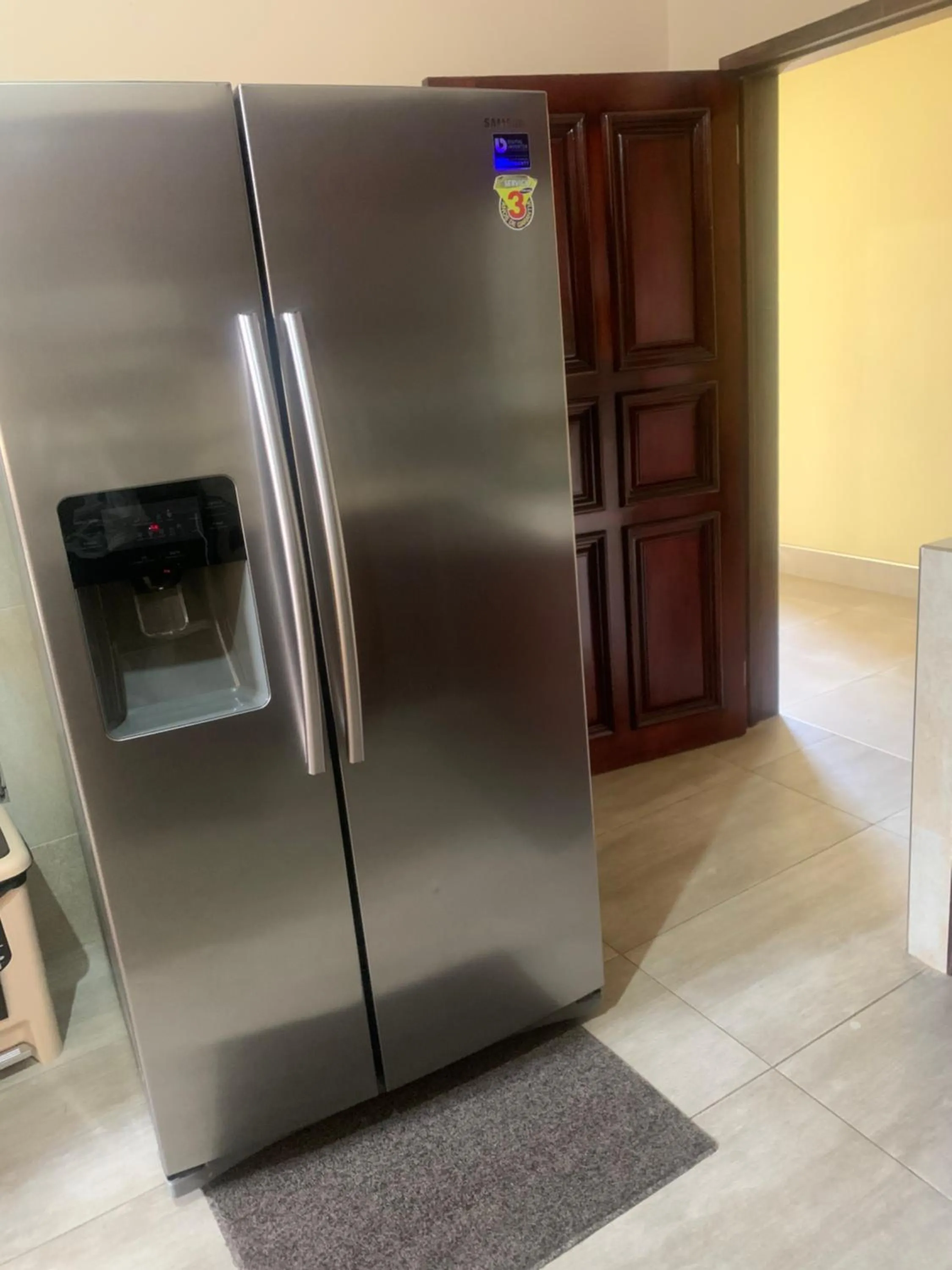 kitchen in White House by White River