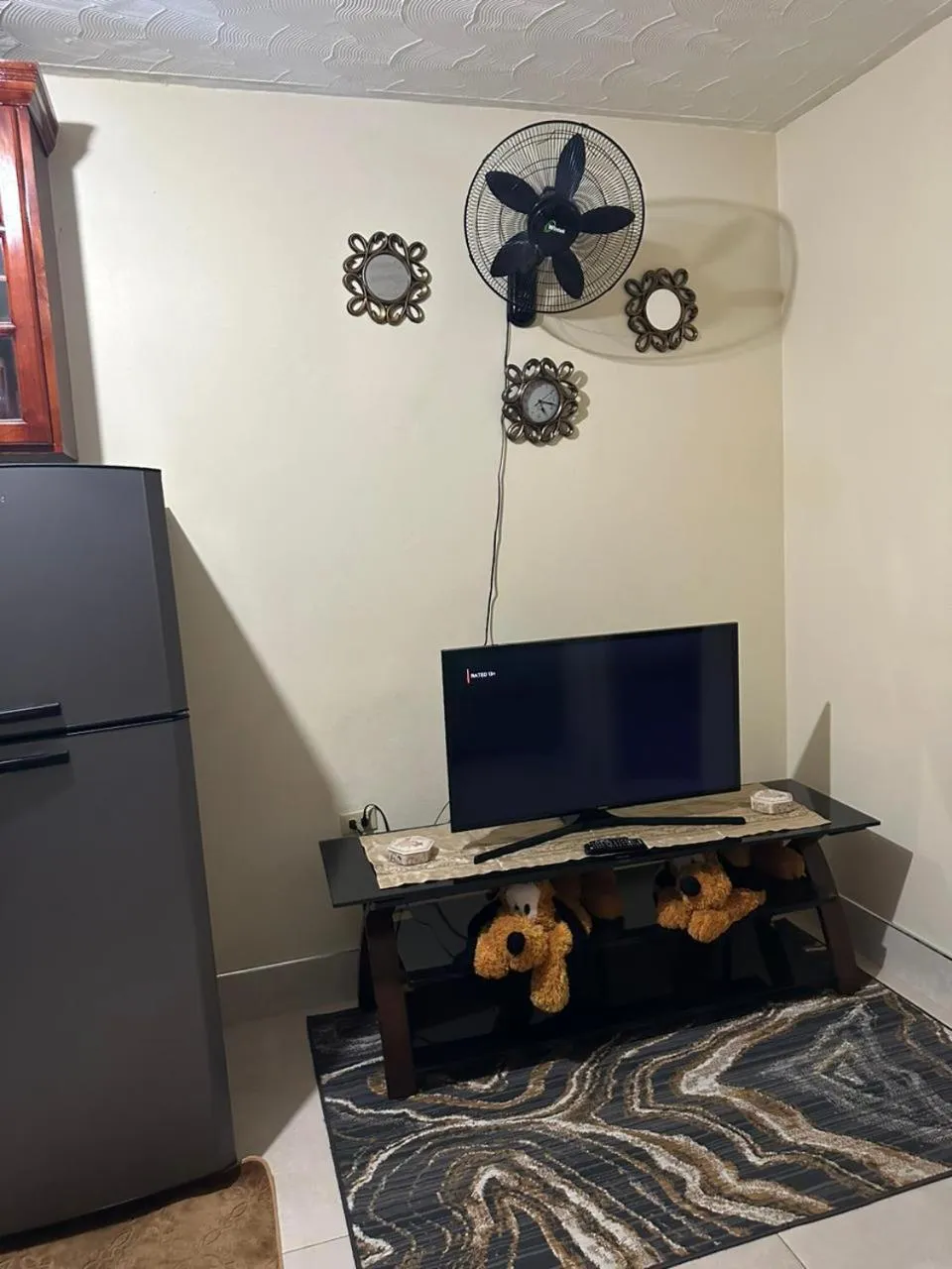 TV and multimedia in White House by White River