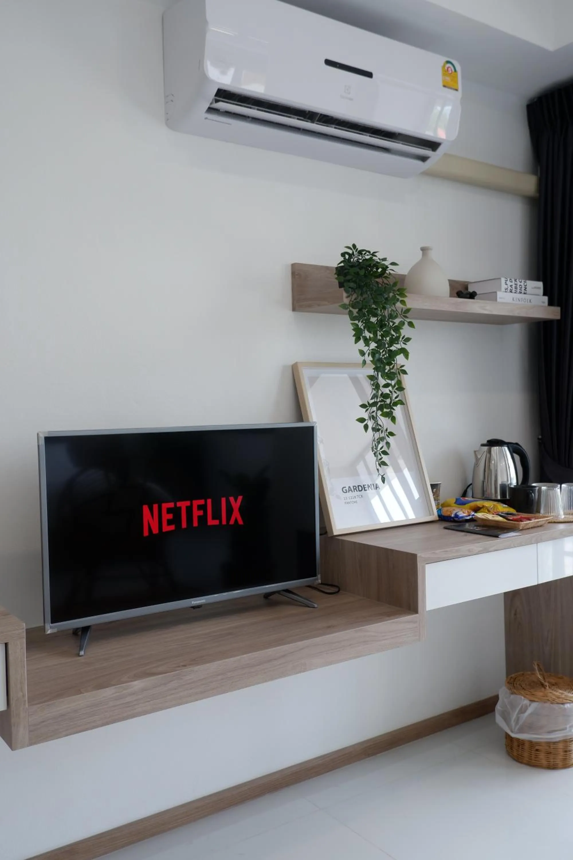 Communal lounge/ TV room in Darin Chiangmai Hotel and Residence