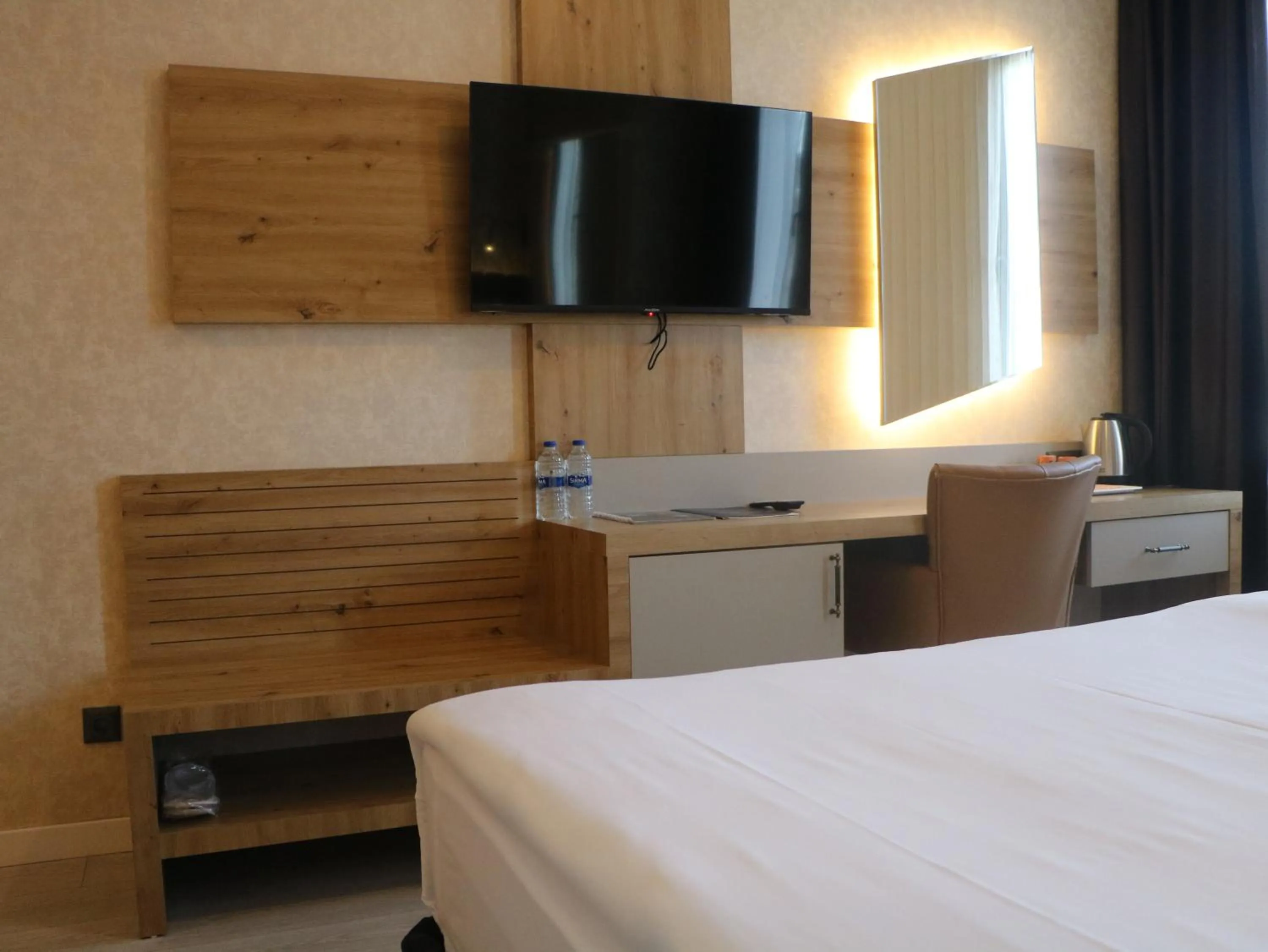 Bedroom, Bed in Isnova Hotel Airport