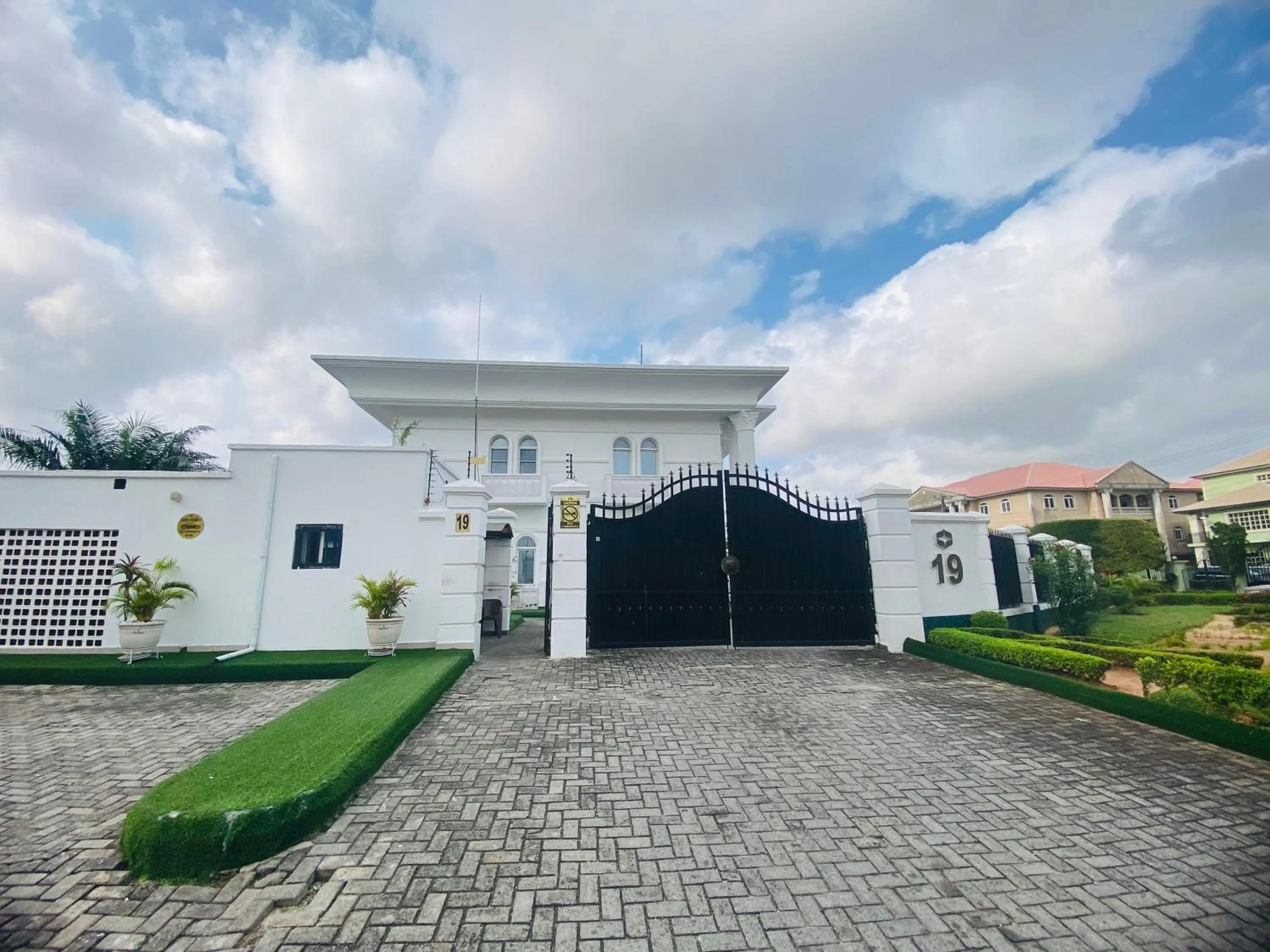 Property building in PRESKEN WHITE HOUSE