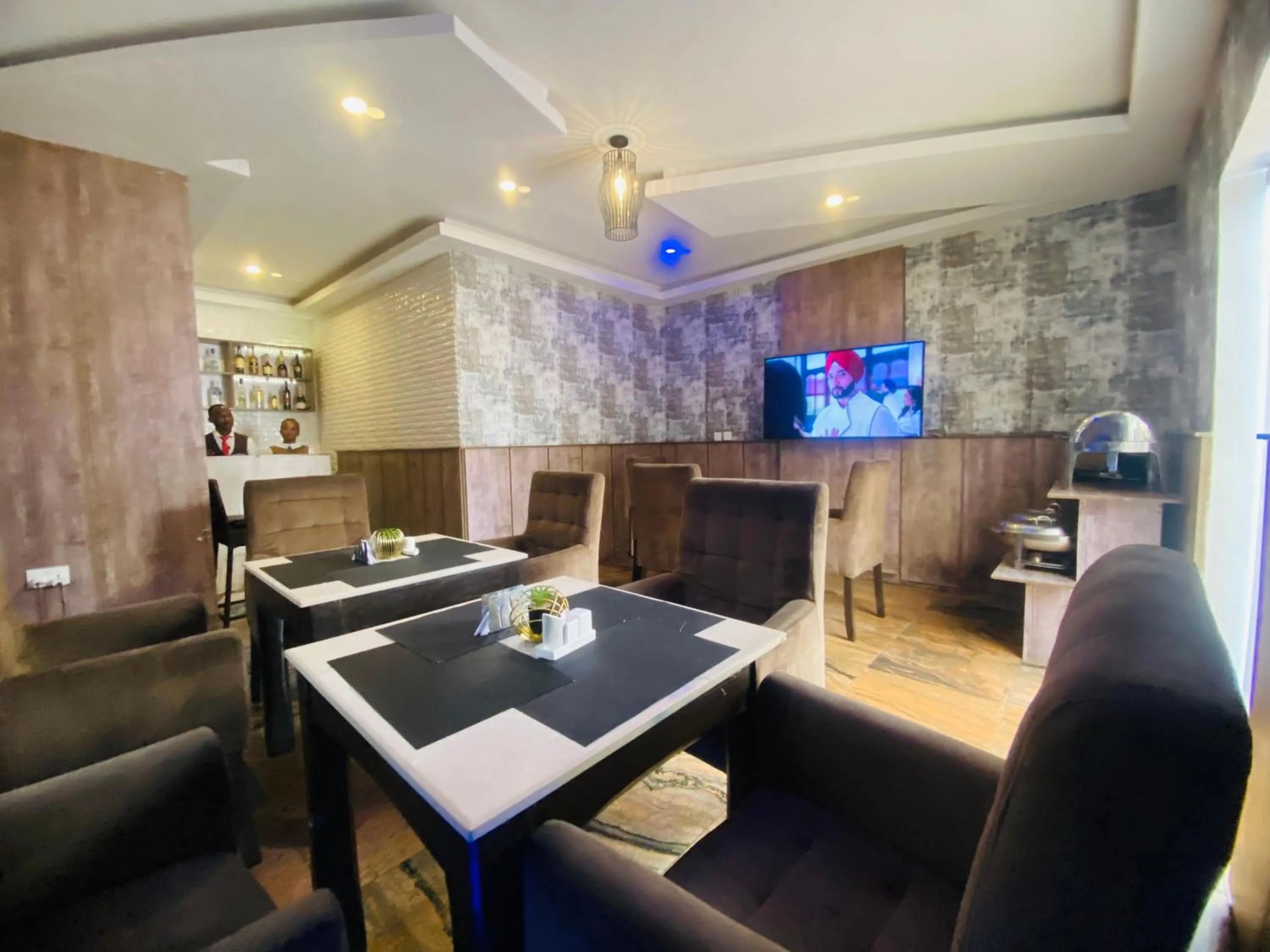 Restaurant/places to eat in PRESKEN WHITE HOUSE