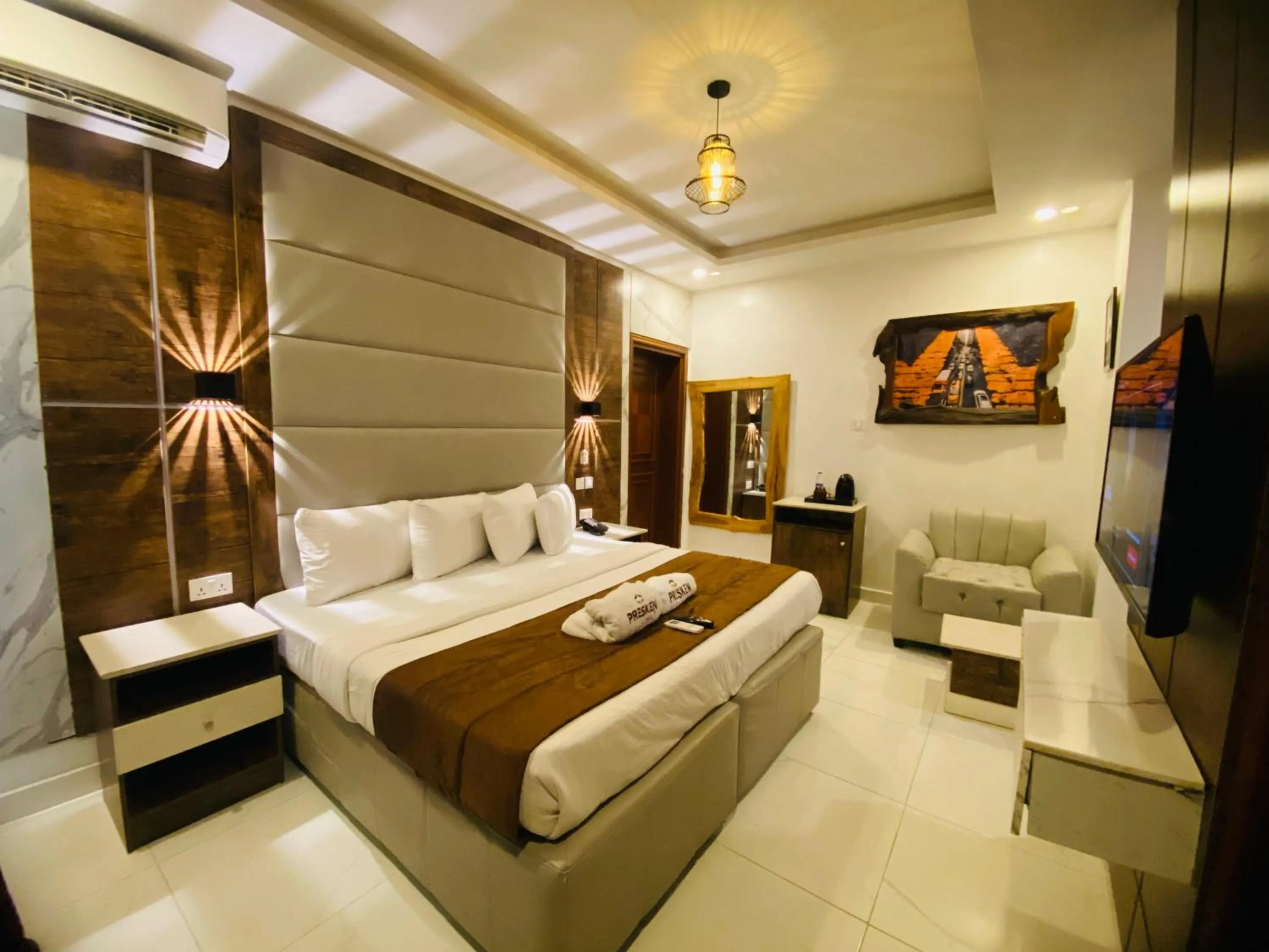 Bed in PRESKEN WHITE HOUSE