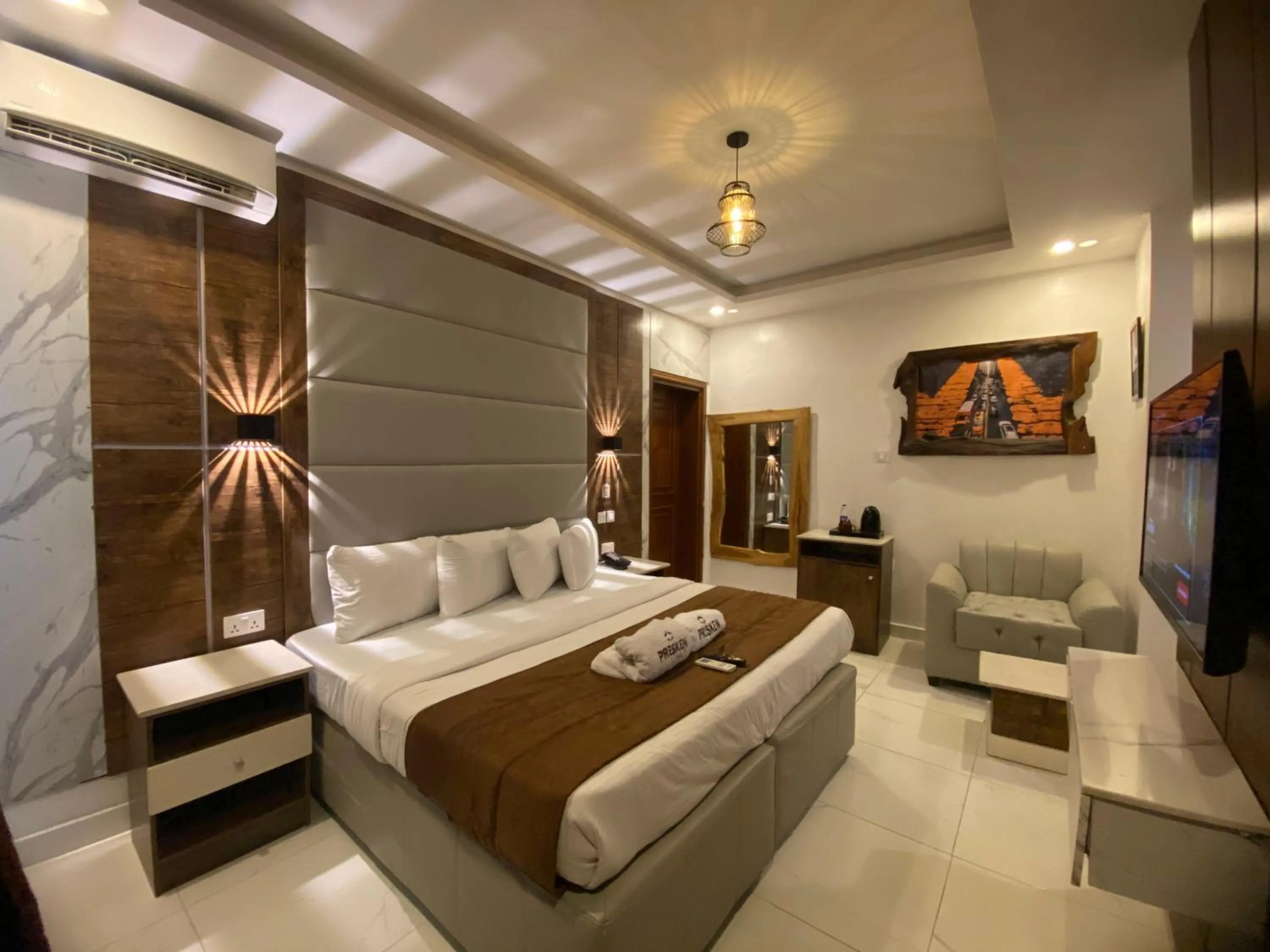 Bed in PRESKEN WHITE HOUSE