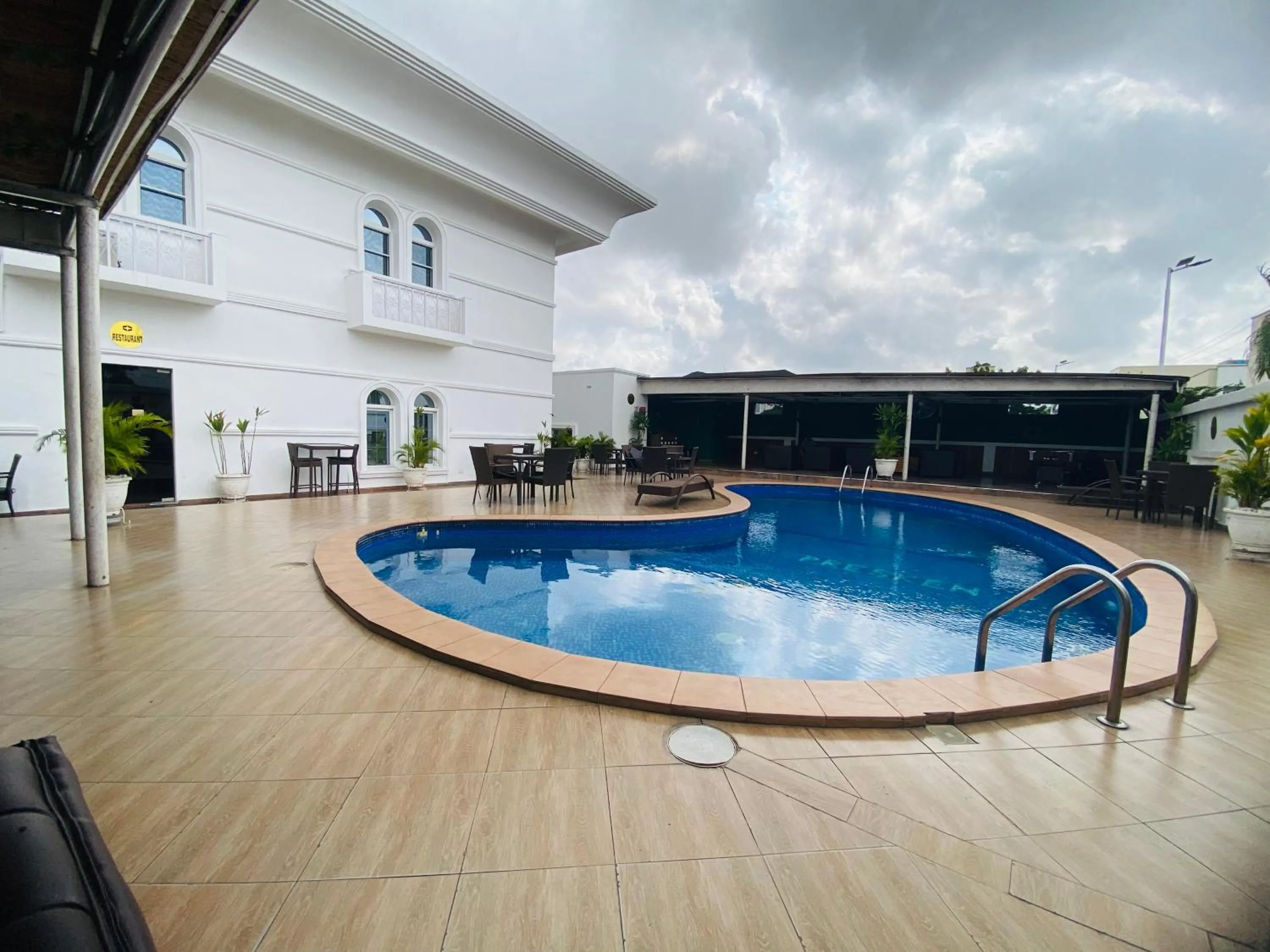 Day in PRESKEN WHITE HOUSE