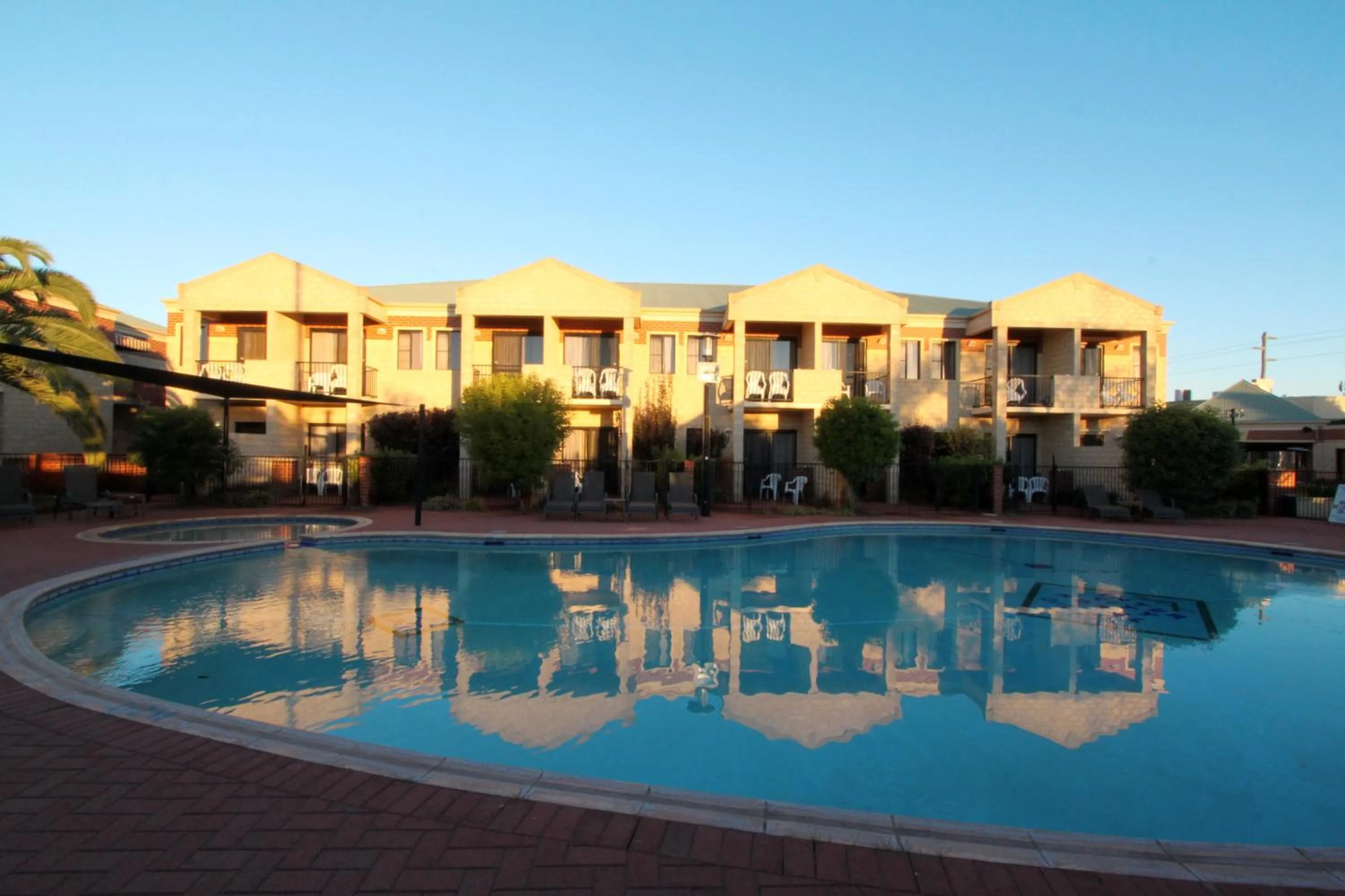 Facade/entrance in Country Comfort Perth