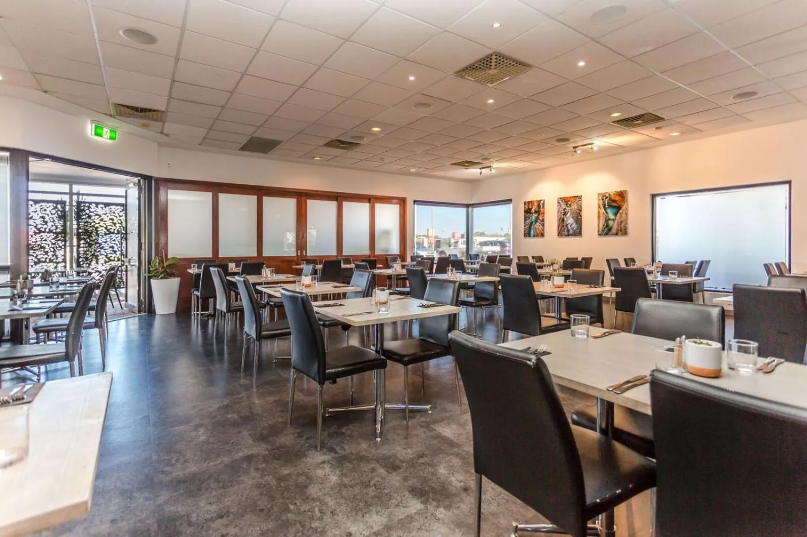 Restaurant/places to eat in Country Comfort Perth