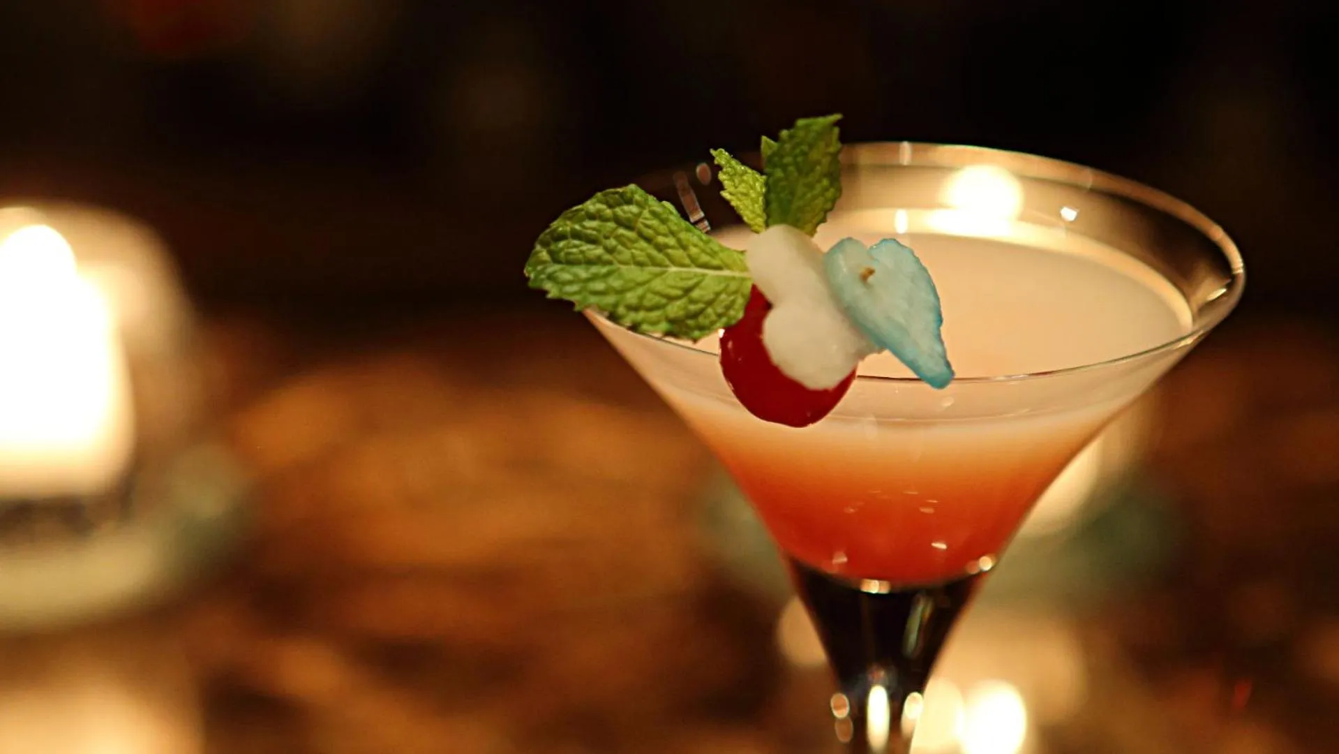 Lounge or bar, Food in Hotel Nikko Kochi Asahi Royal