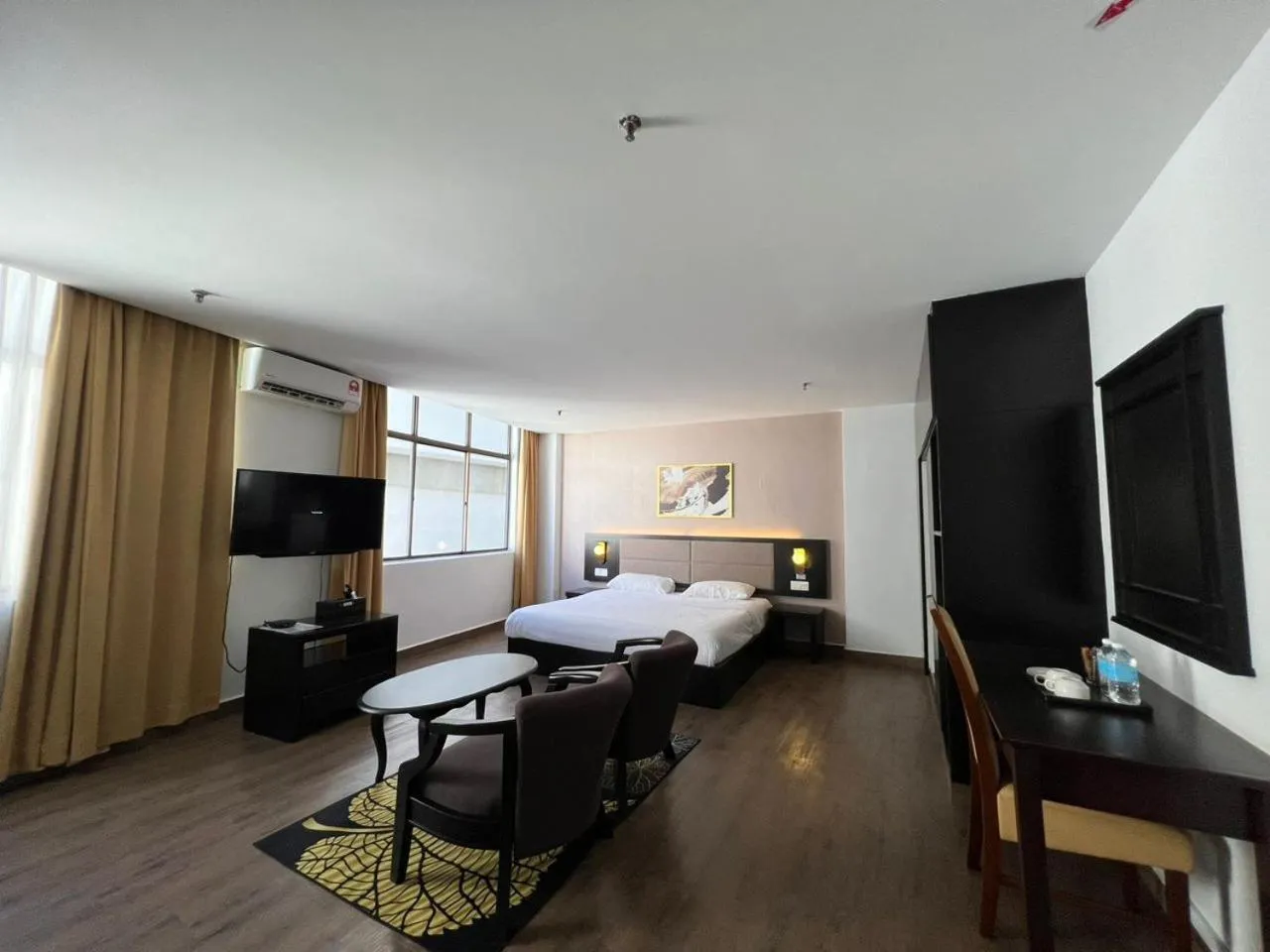 Bed in Remington Hotel