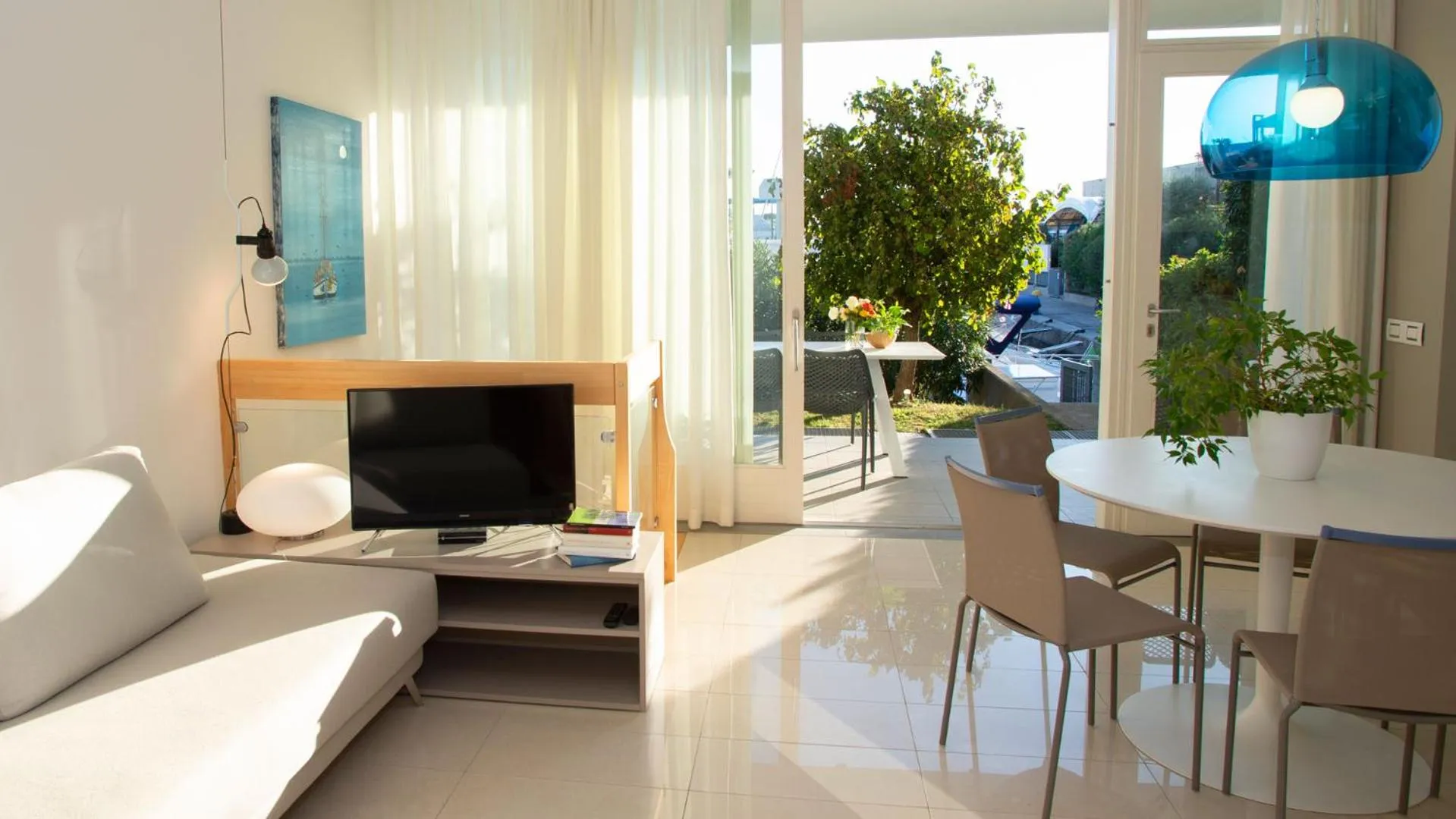 TV and multimedia in Hotel Marina Uno