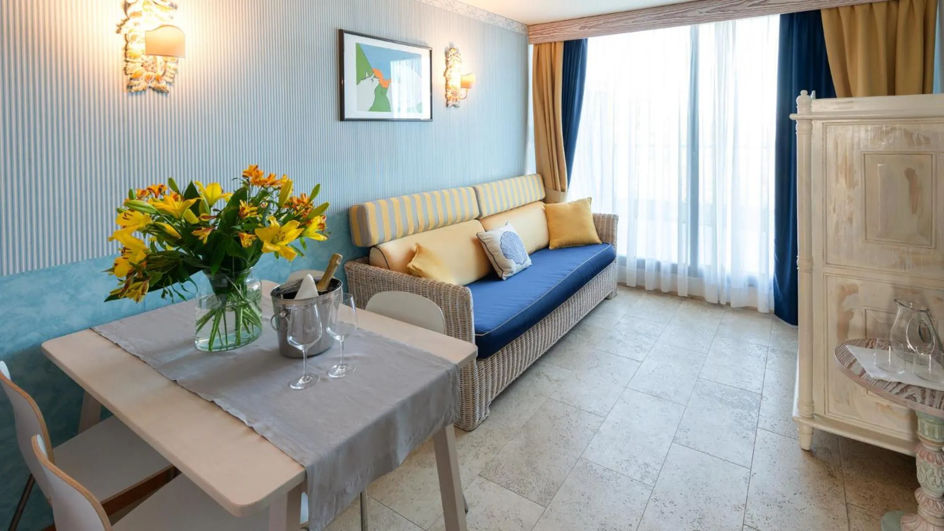 Dining area in Hotel Marina Uno