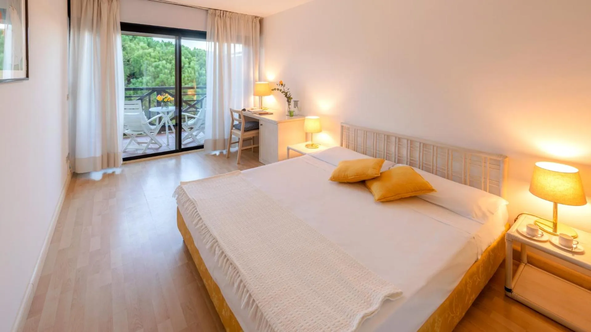 Bedroom, Bed in Hotel Marina Uno