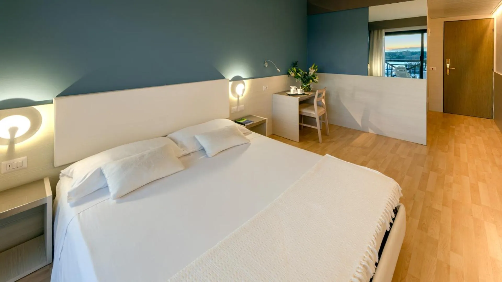 Bedroom, Bed in Hotel Marina Uno