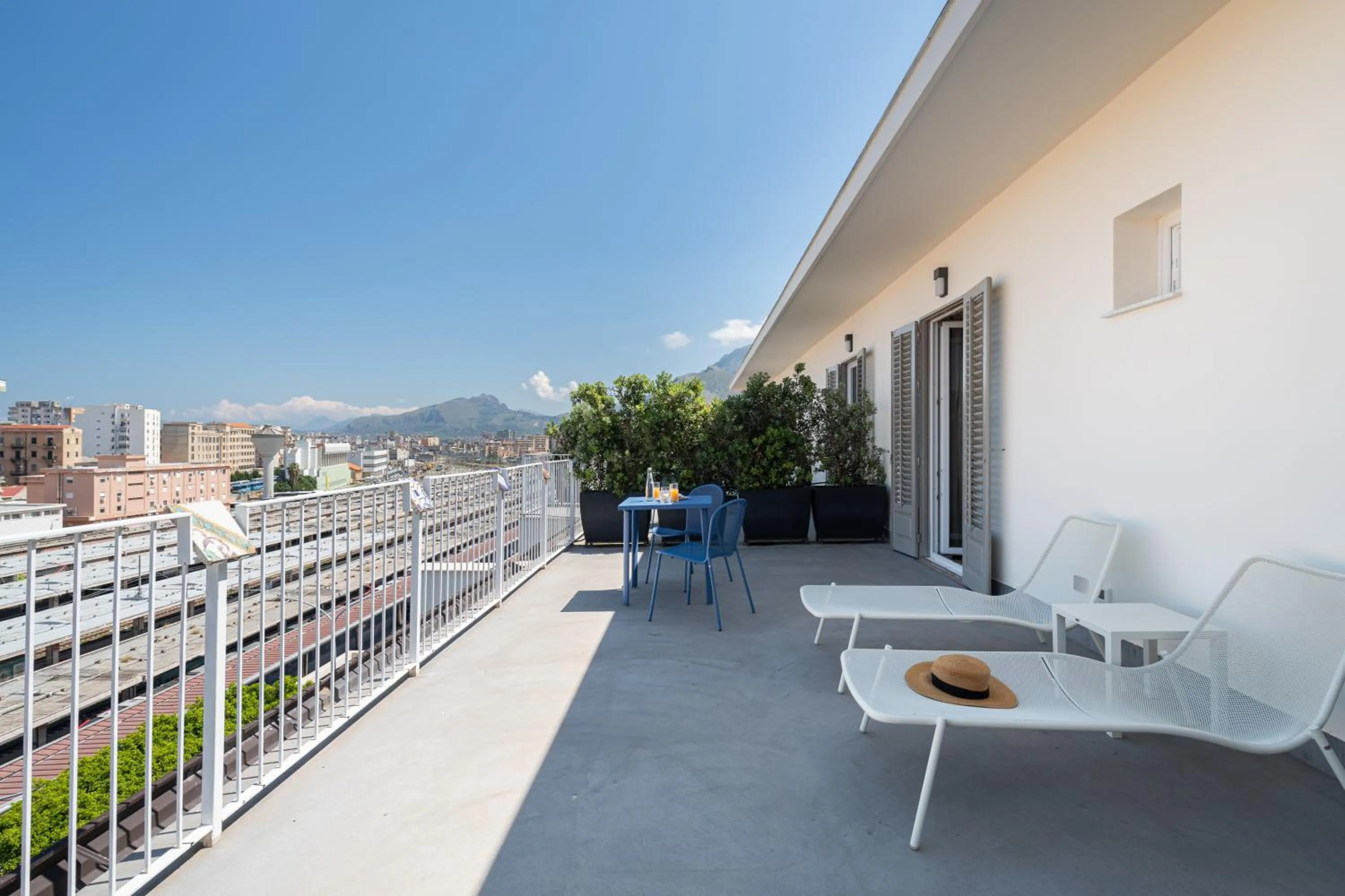 Attico 37 - Queen room con terrazza privata