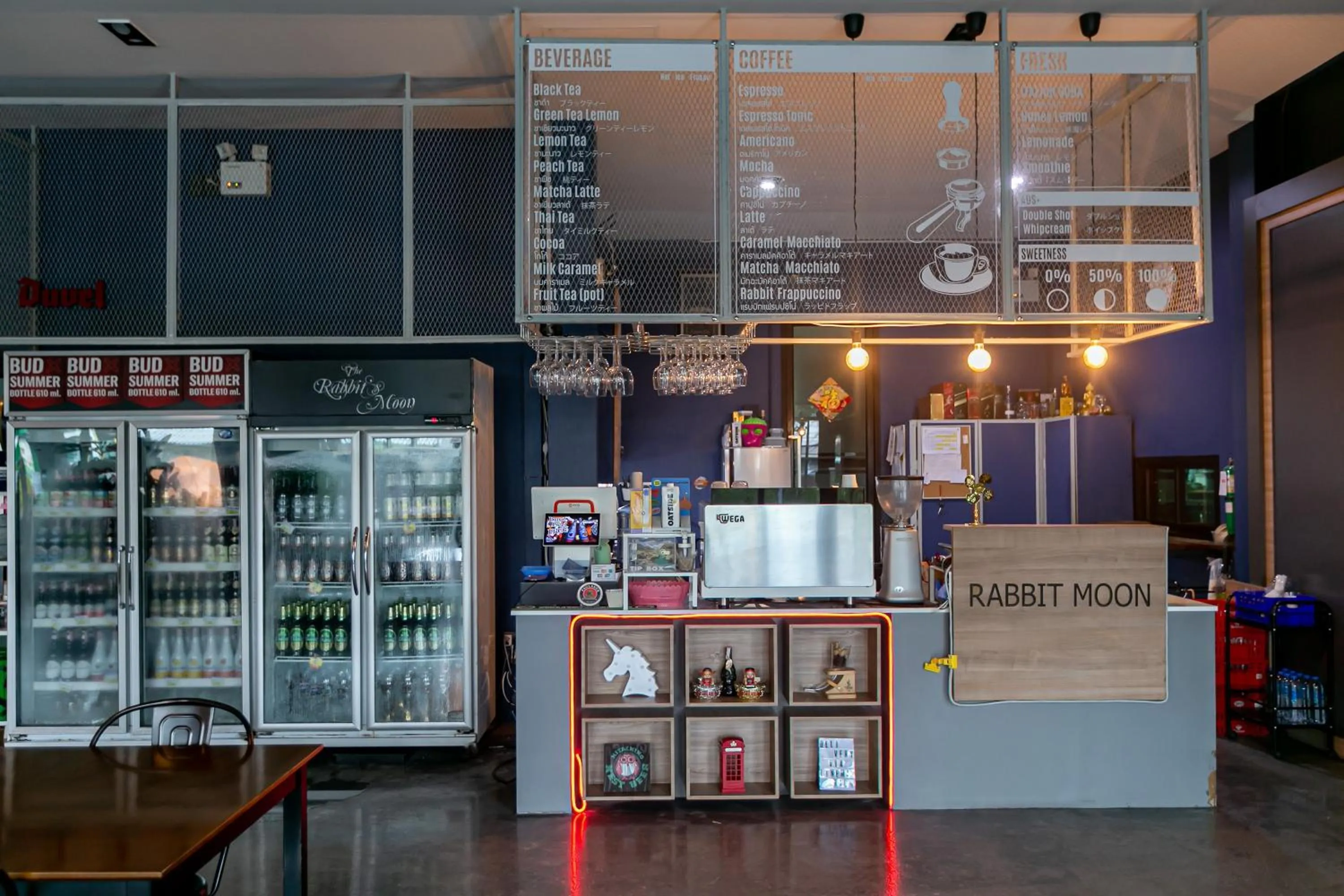 Restaurant/places to eat in Farthai Residence