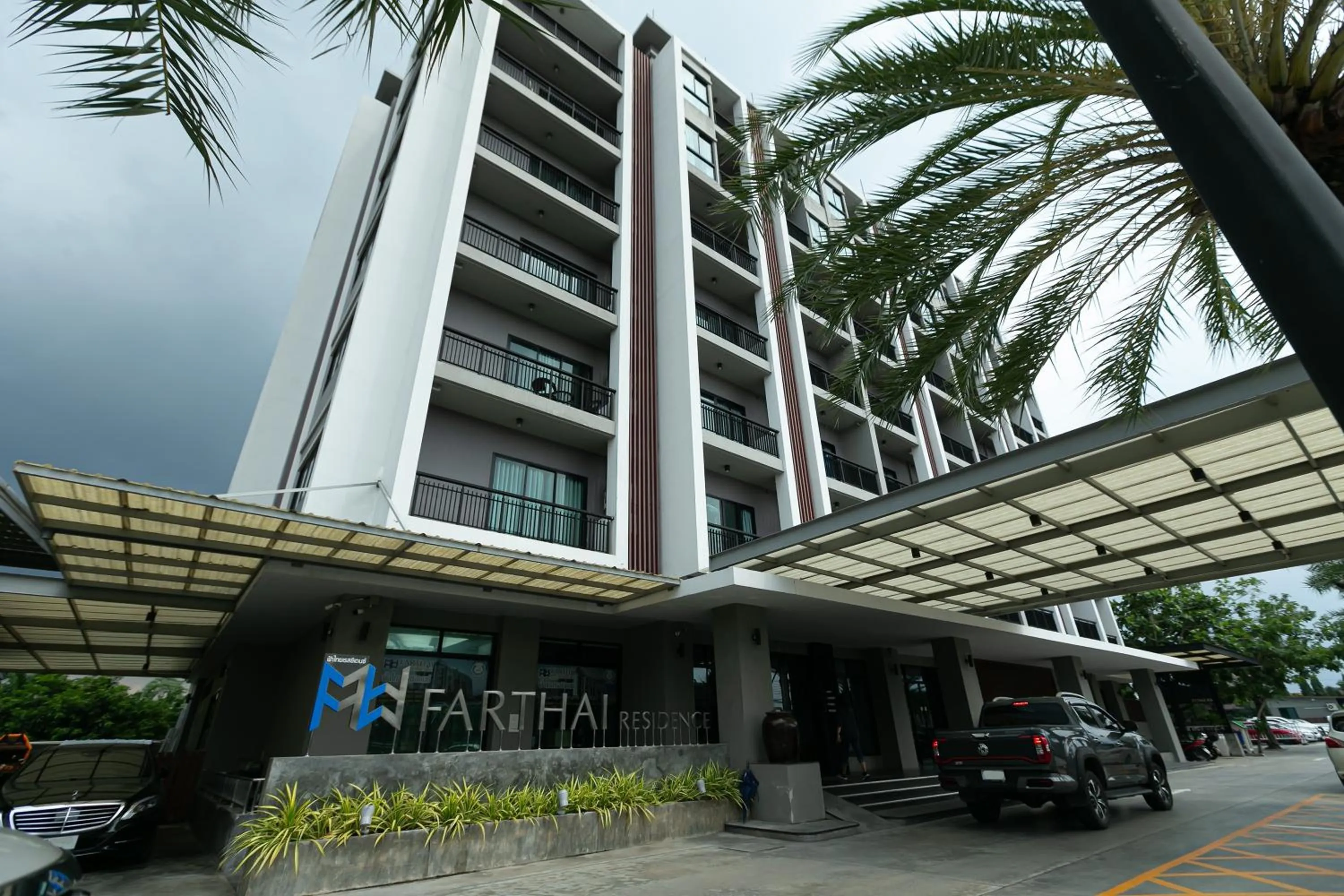 Property building in Farthai Residence