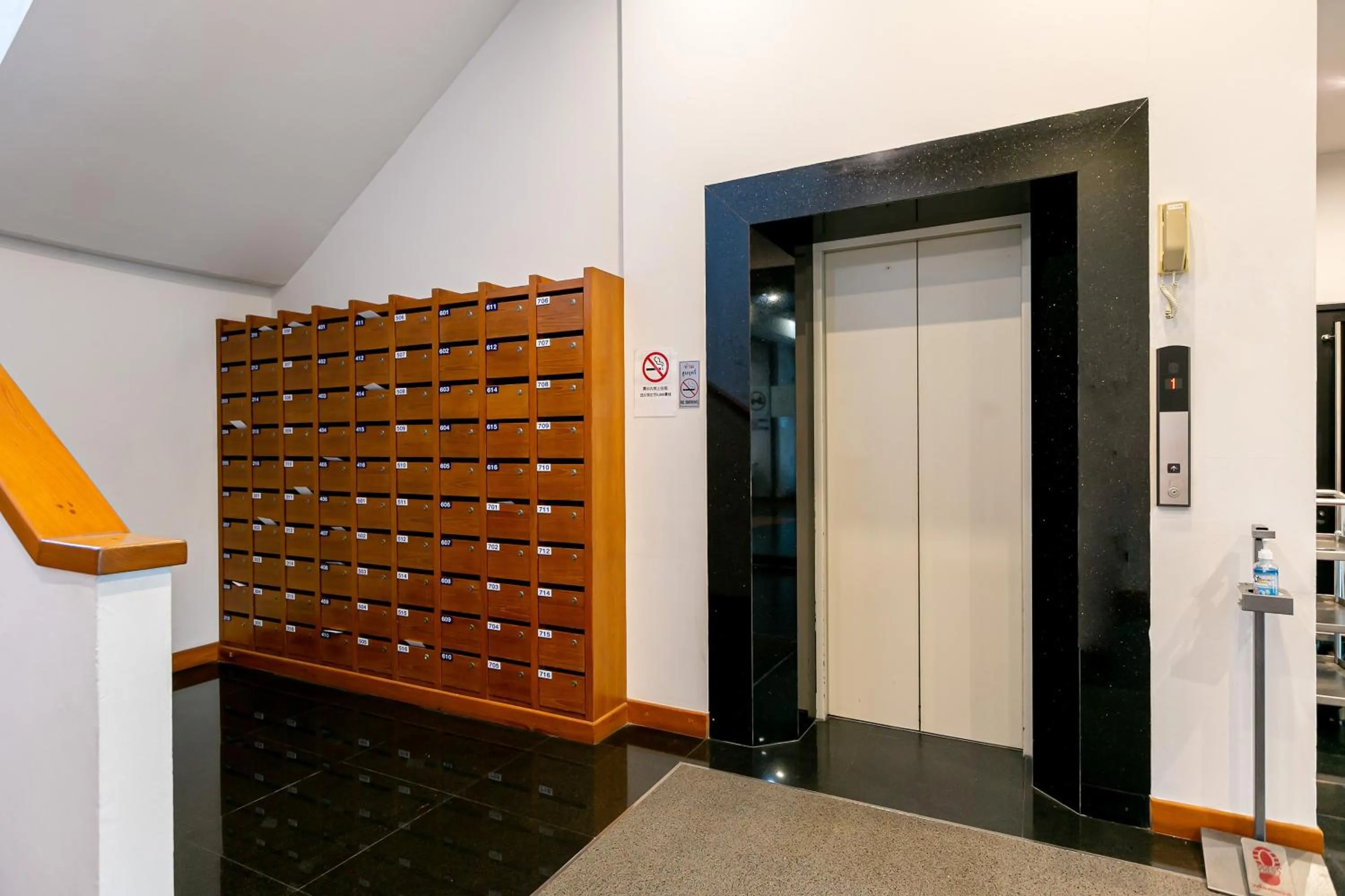 elevator in Farthai Residence