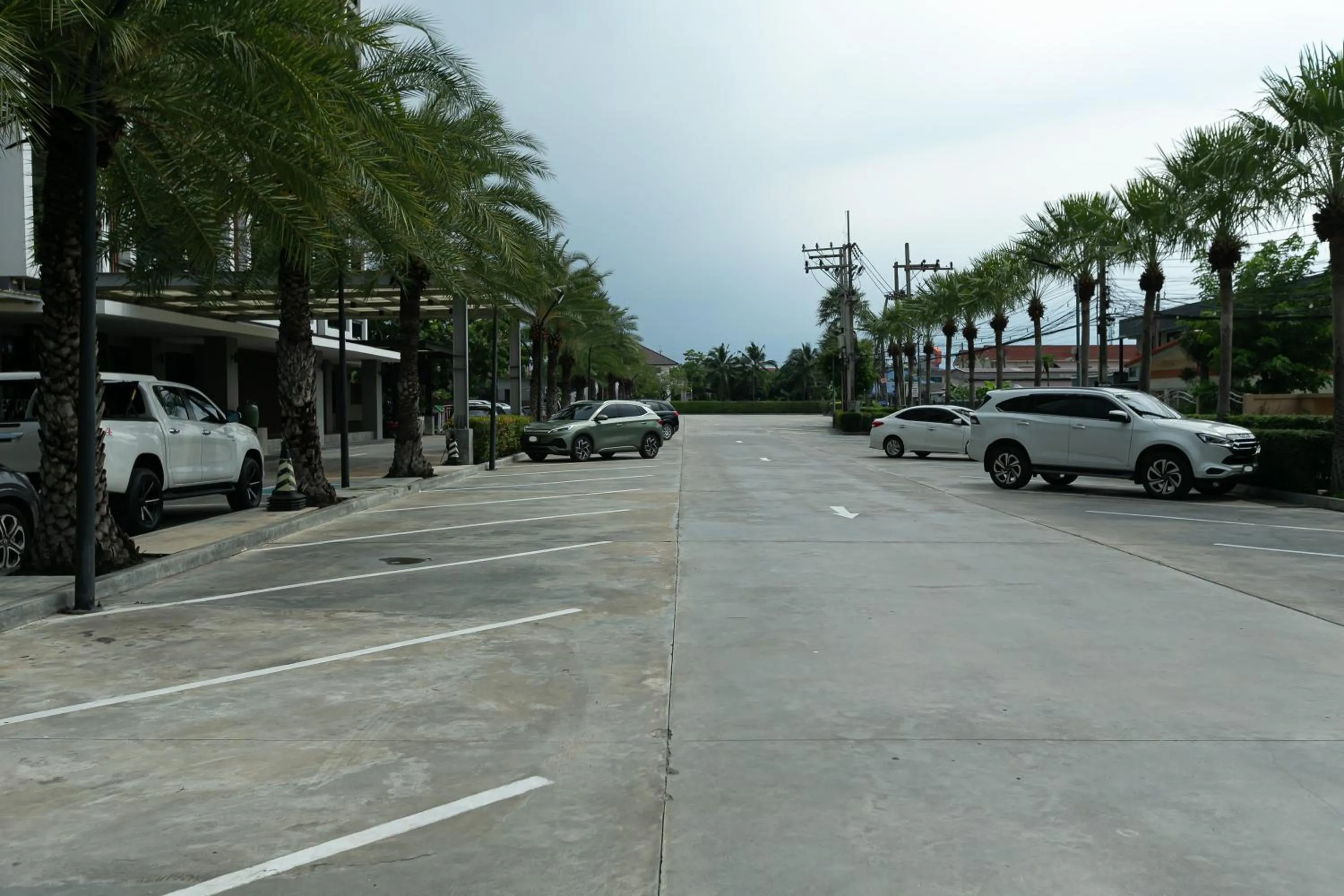 Parking in Farthai Residence