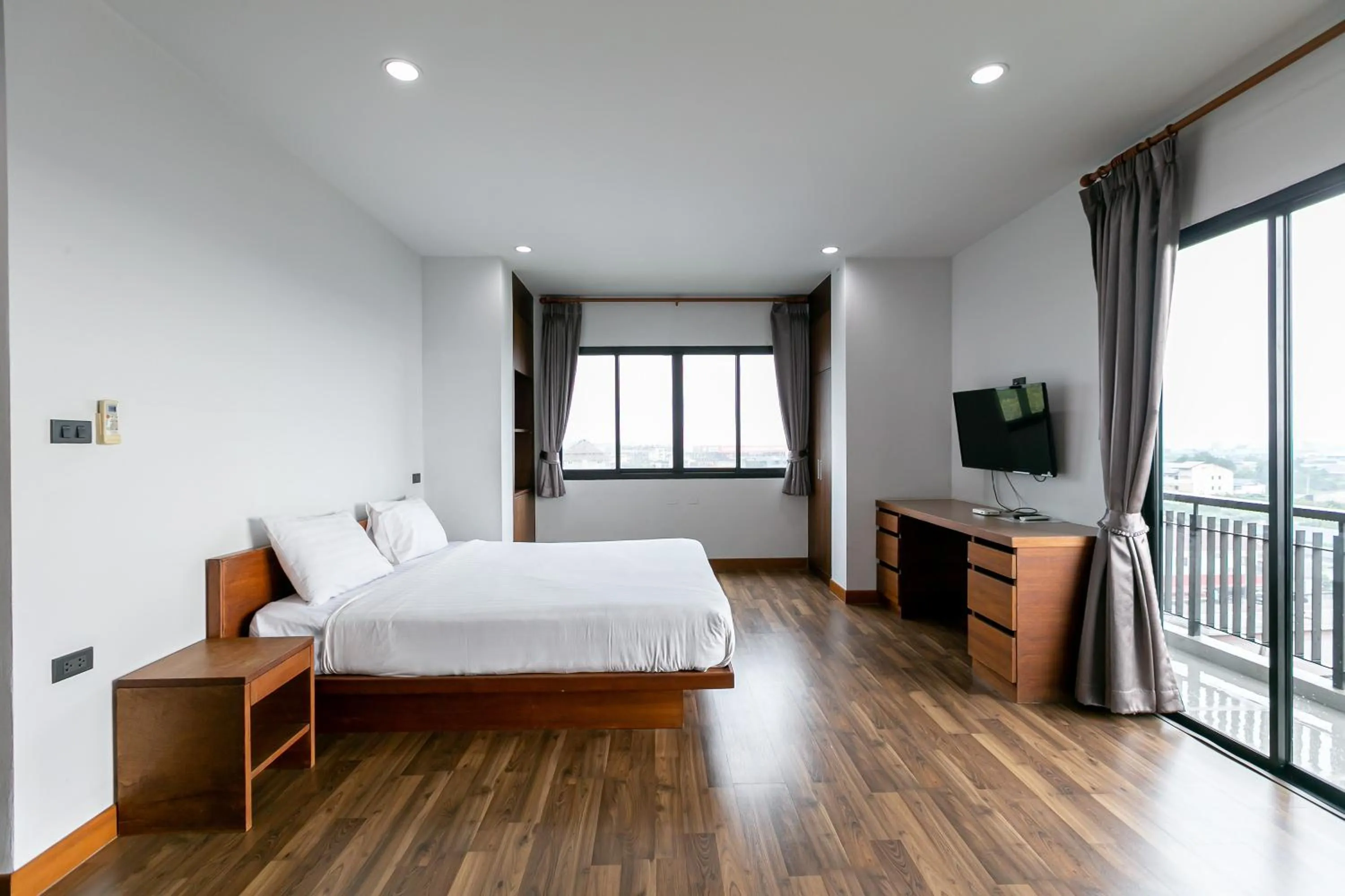 Bed in Farthai Residence