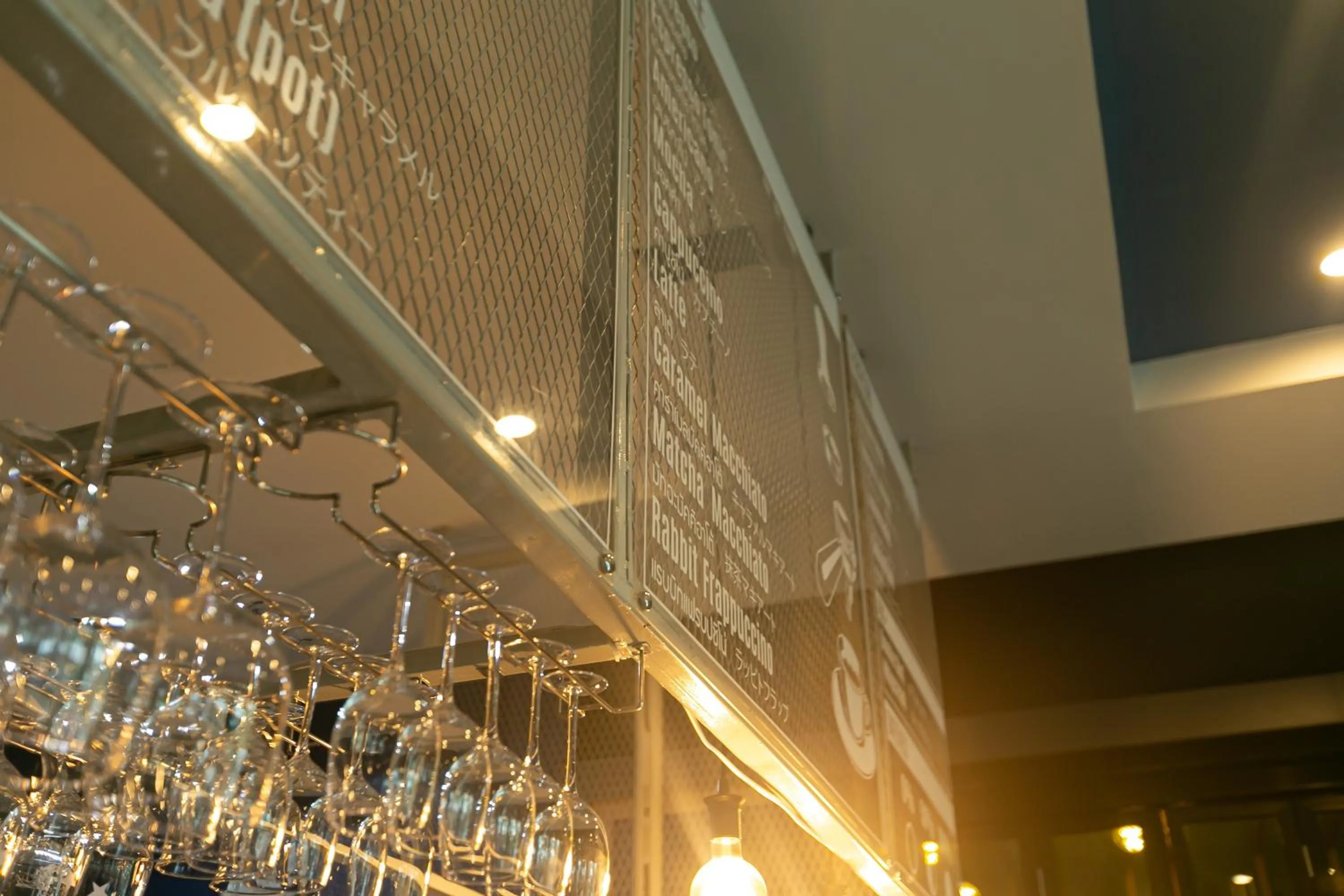 Restaurant/places to eat in Farthai Residence