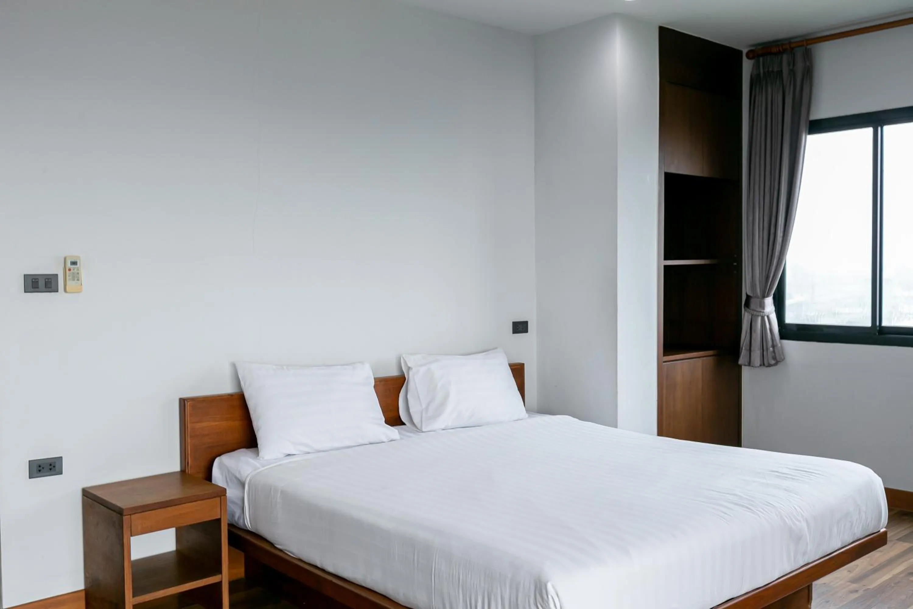 Bed in Farthai Residence