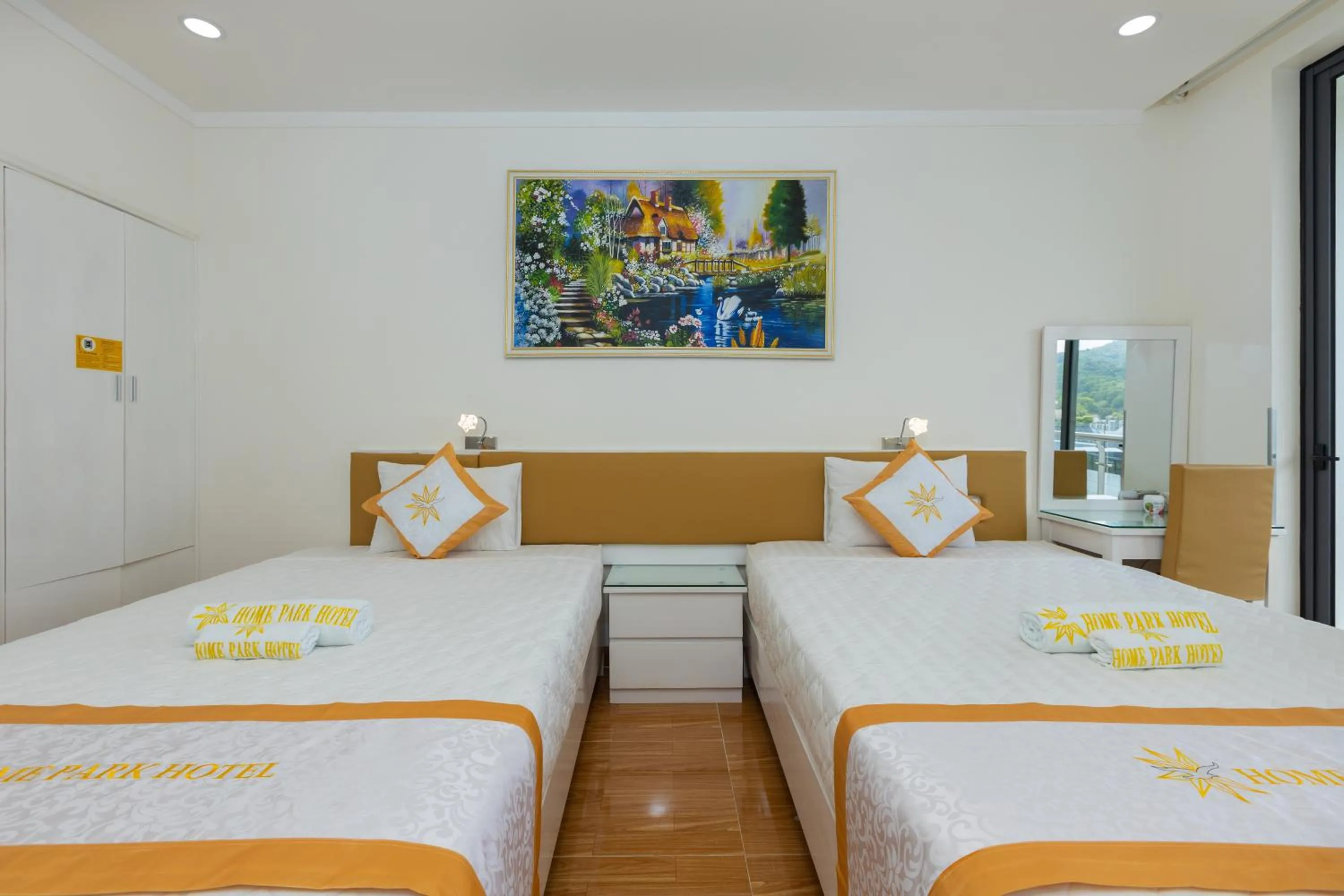 Bed in Home Park Hotel