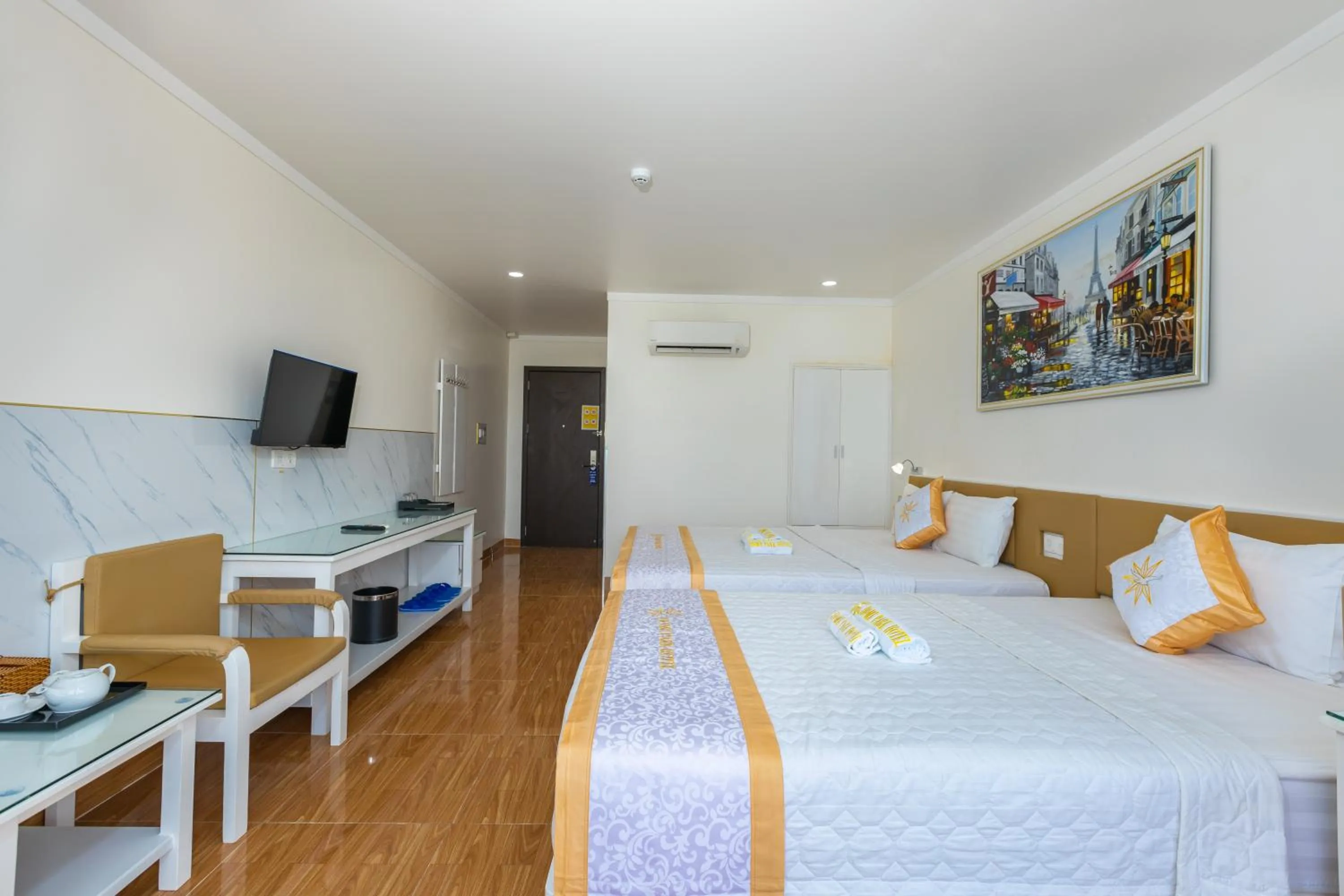 Photo of the whole room, Bed in Home Park Hotel