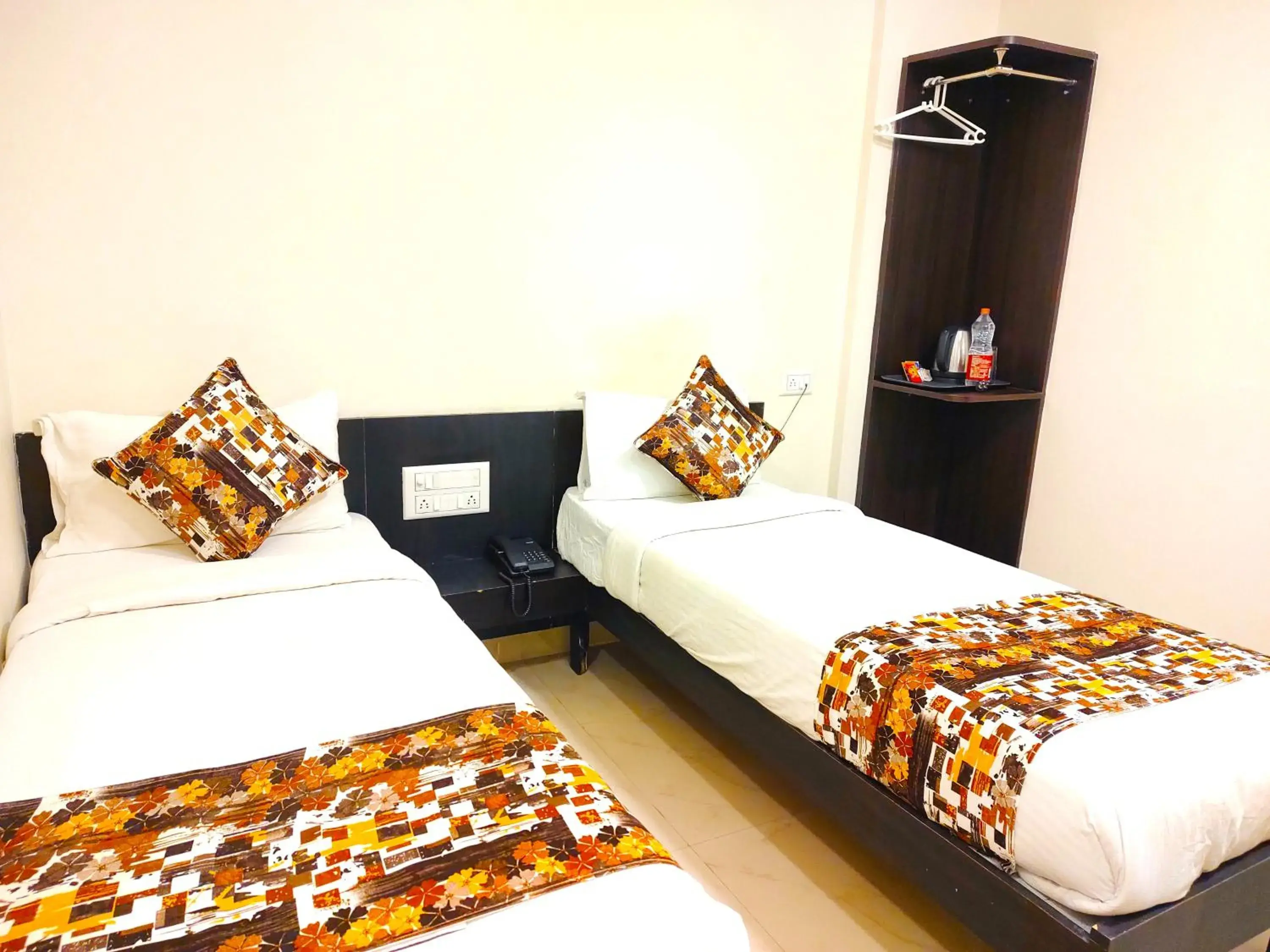 Deluxe Double or Twin Room in Athasri Hotel HSR Layout Deluxe Double or Twin Room in Athasri Hotel HSR Layout